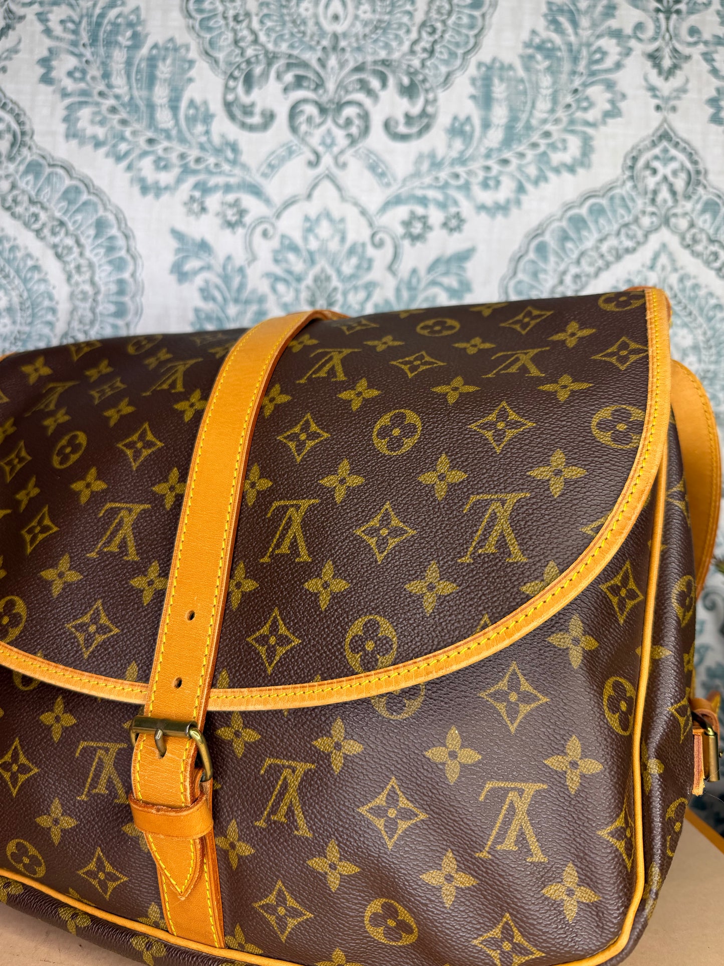 Louis Vuitton Saumur 35