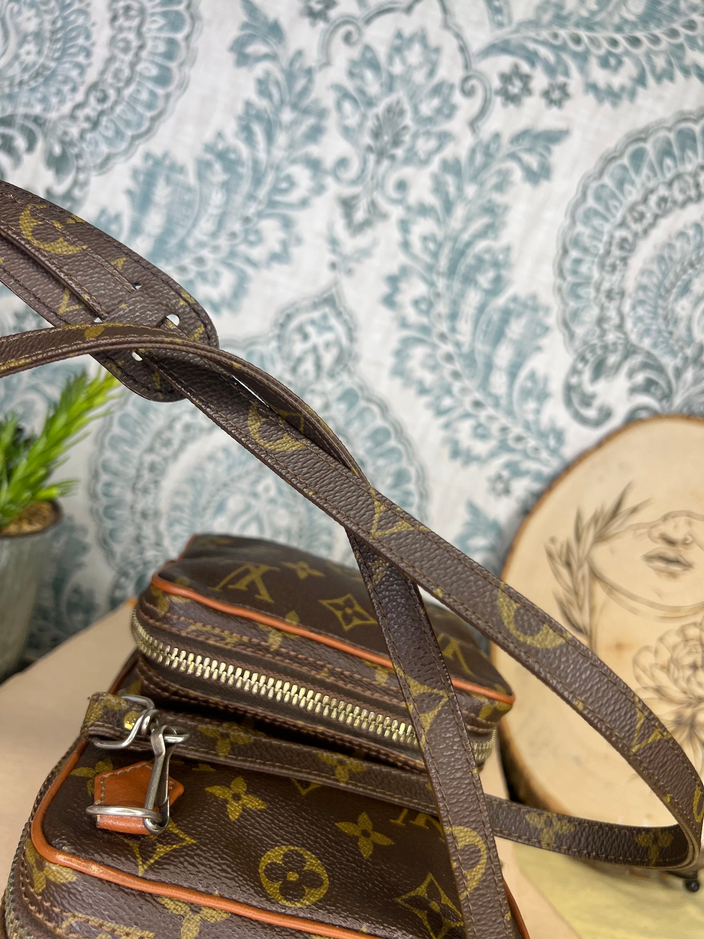 Louis Vuitton Vintage Amazone