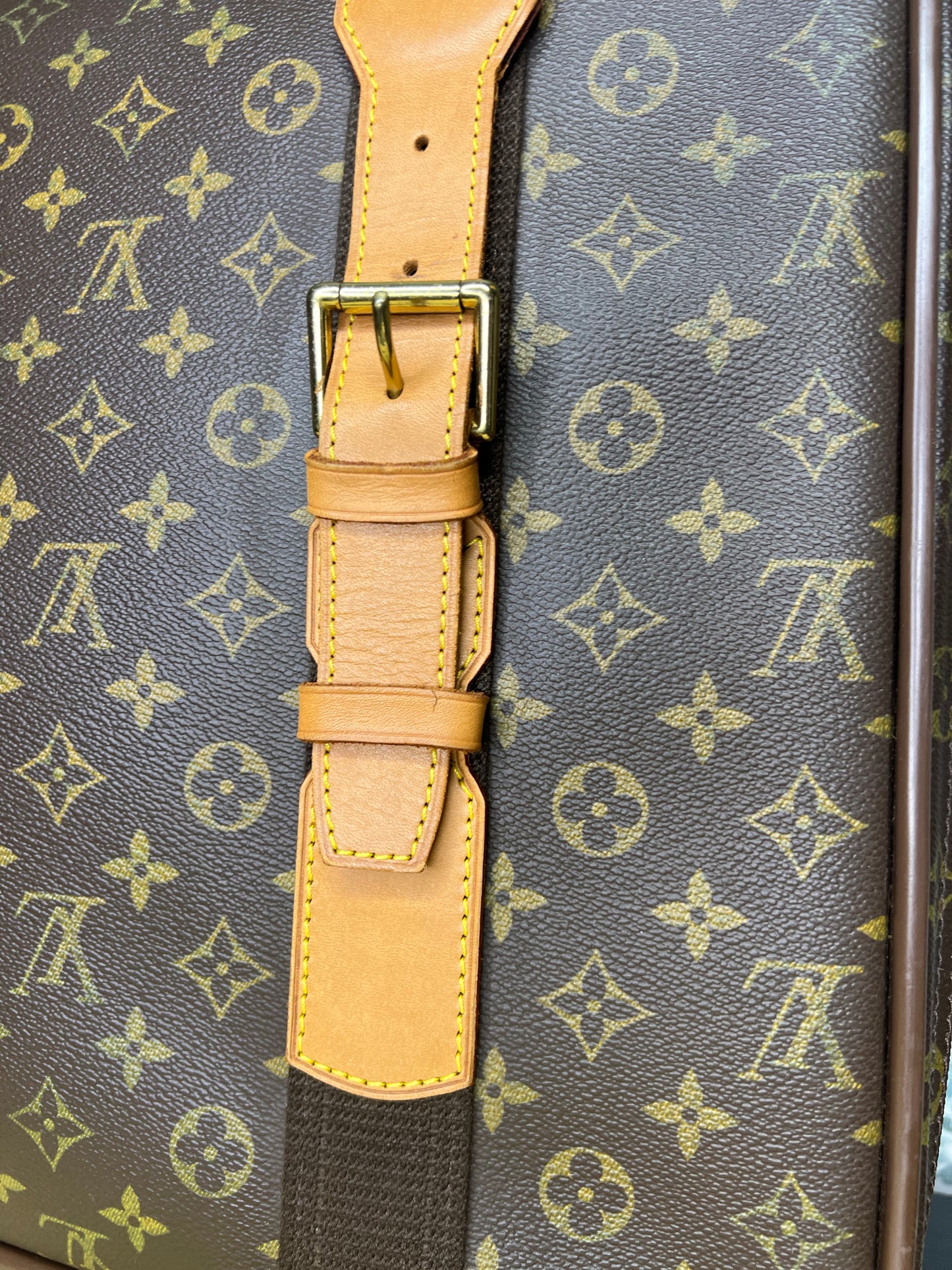 Satellite 53 Suit Case