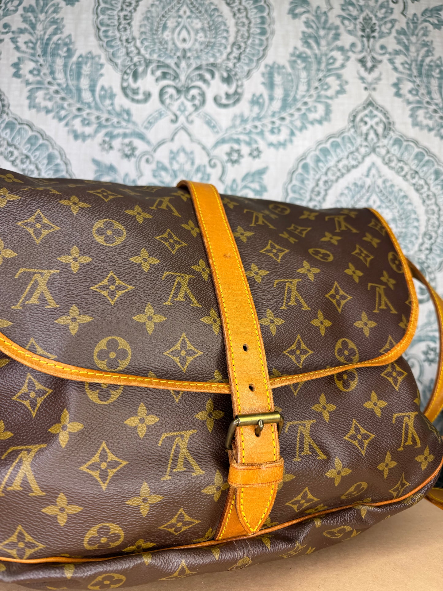Louis Vuitton Saumur 35
