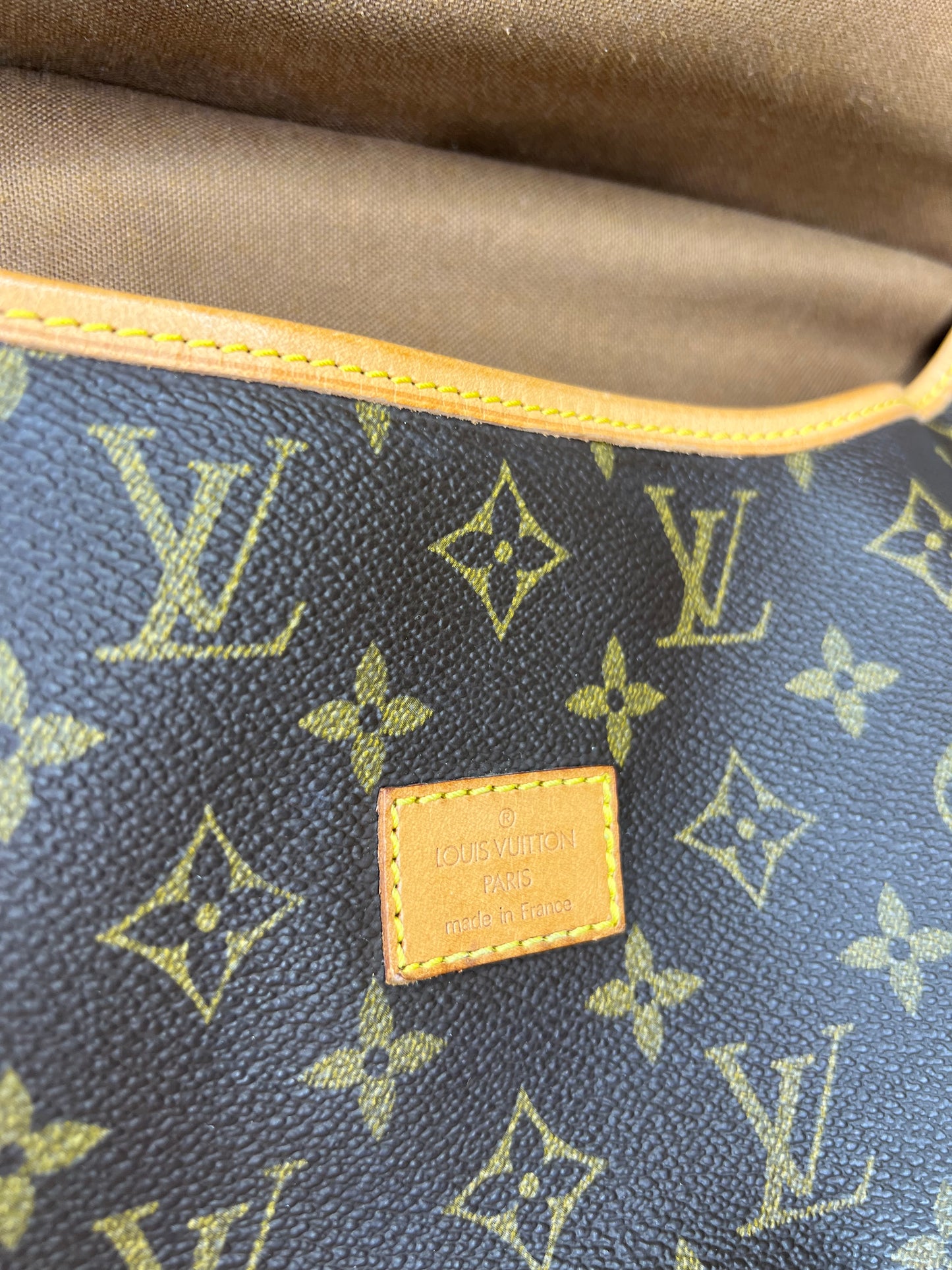 Louis Vuitton Saumur 30