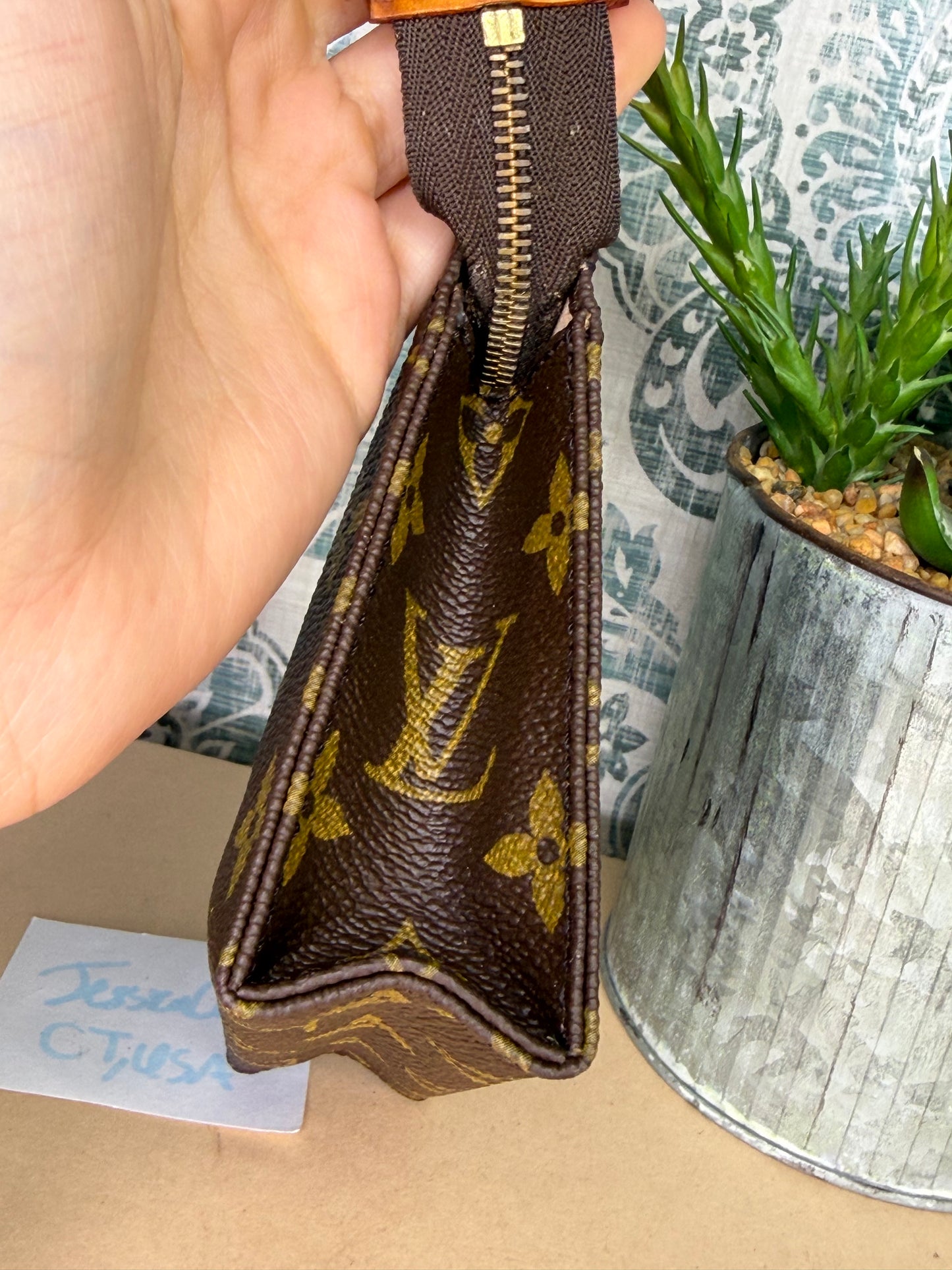 Louis Vuitton Toiletry 15