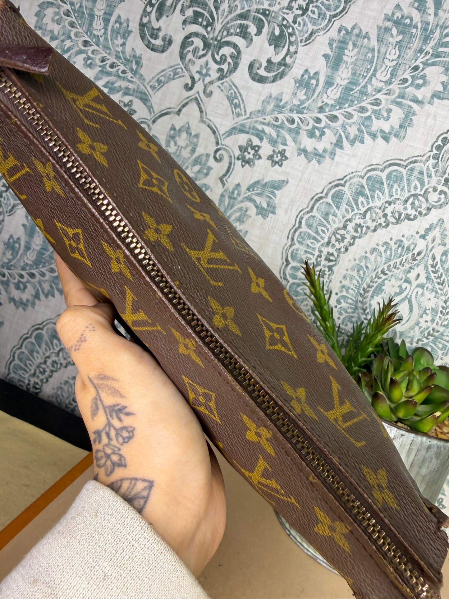 Louis Vuitton Monogram Toiletry 26 (damaged/project)