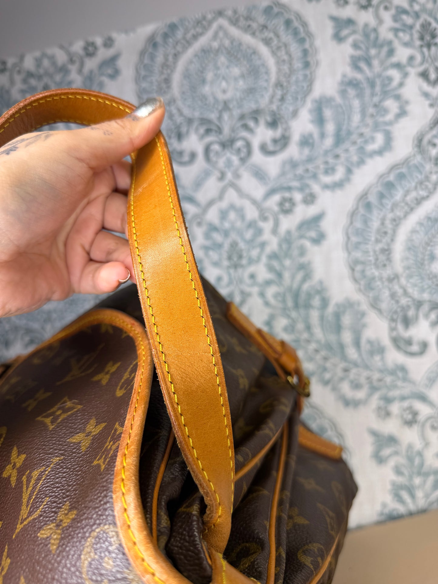 Louis Vuitton Saumur 35