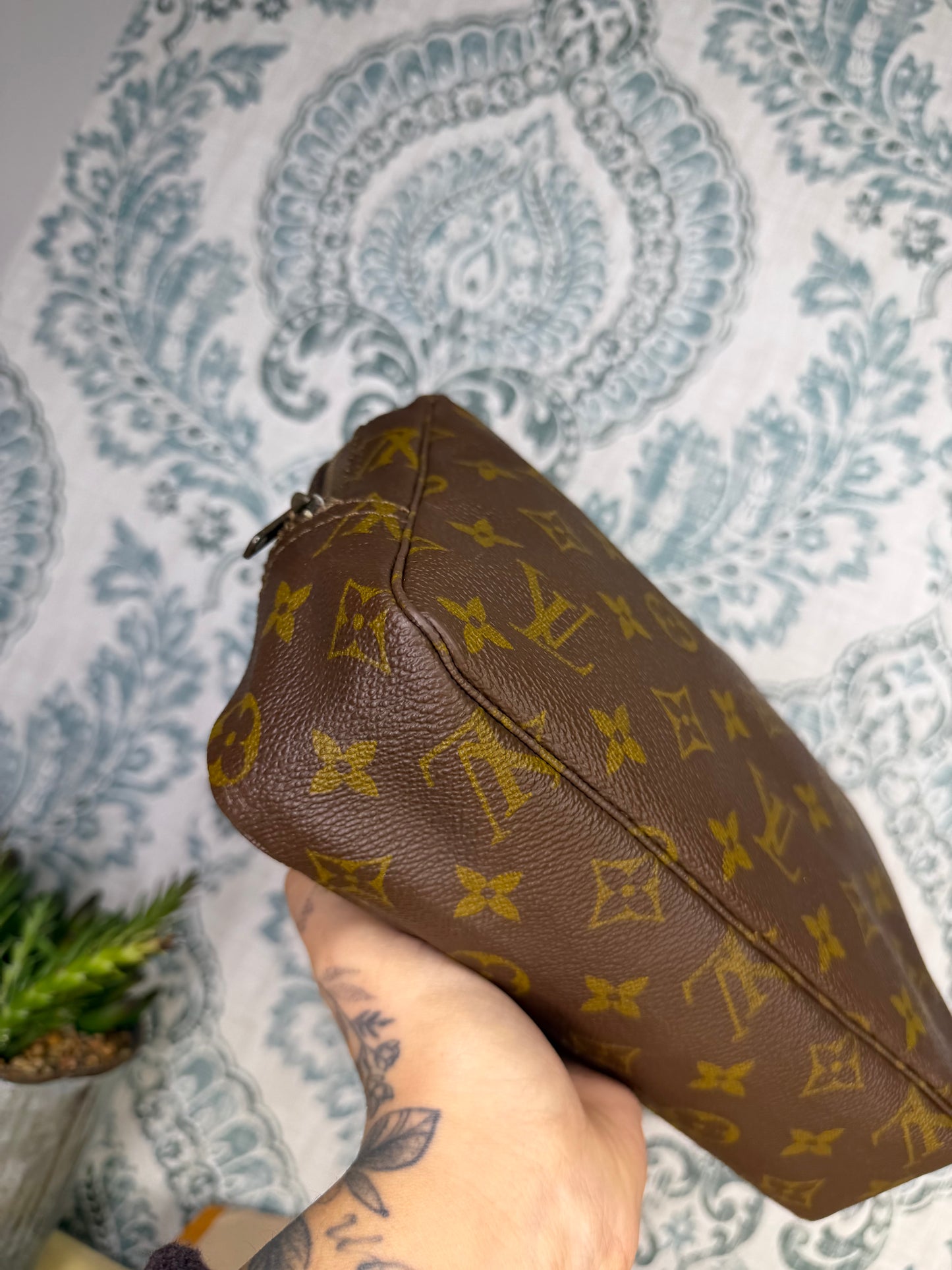 Louis Vuitton Trousse 23