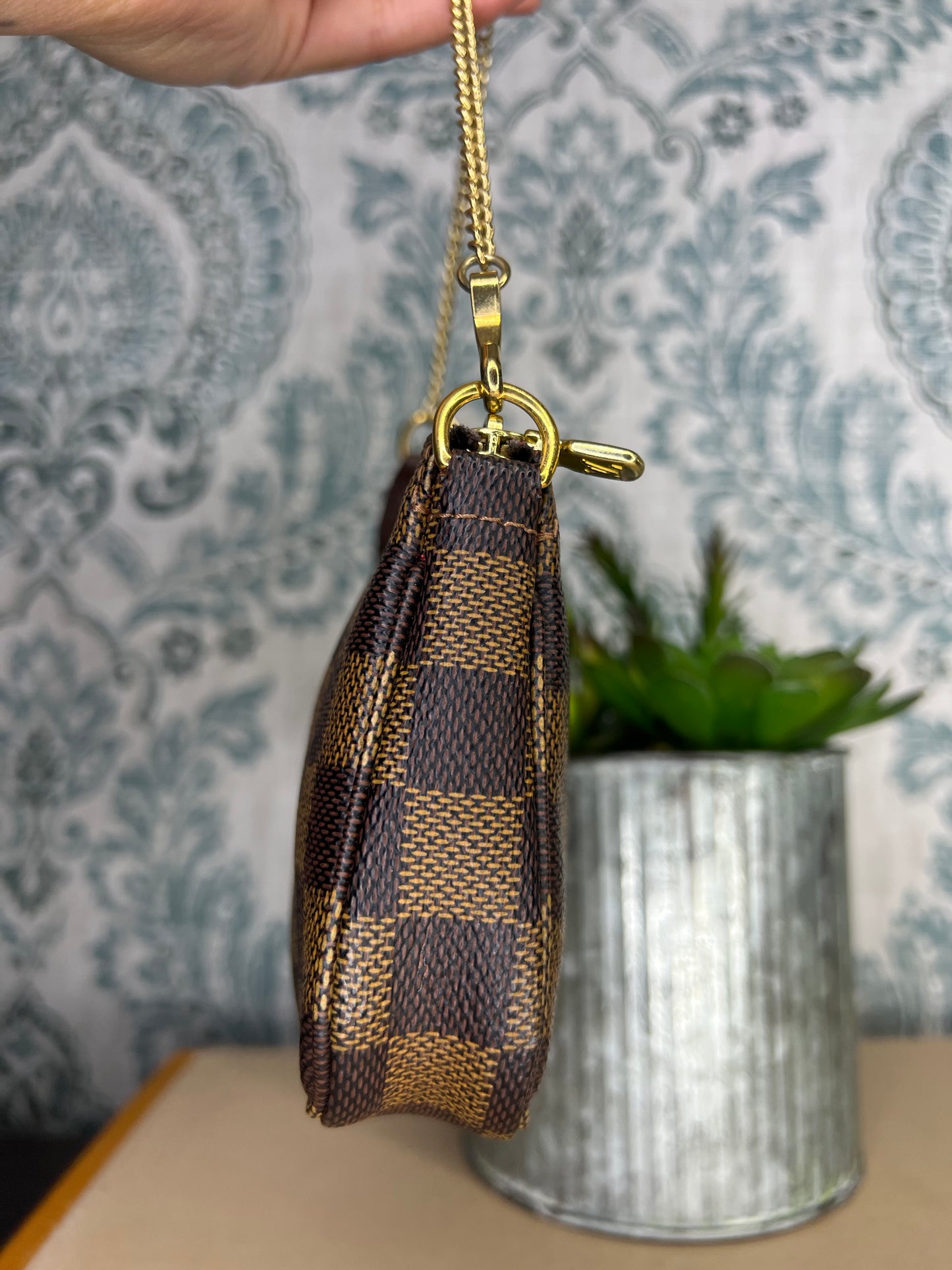 Louis Vuitton Damier Ebene Bucket Pochette