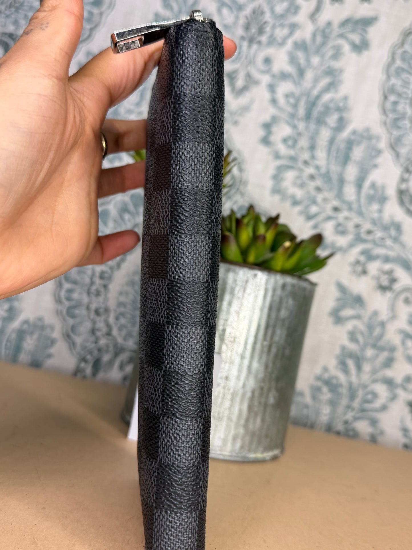 Louis Vuitton Zippy Vertical Wallet