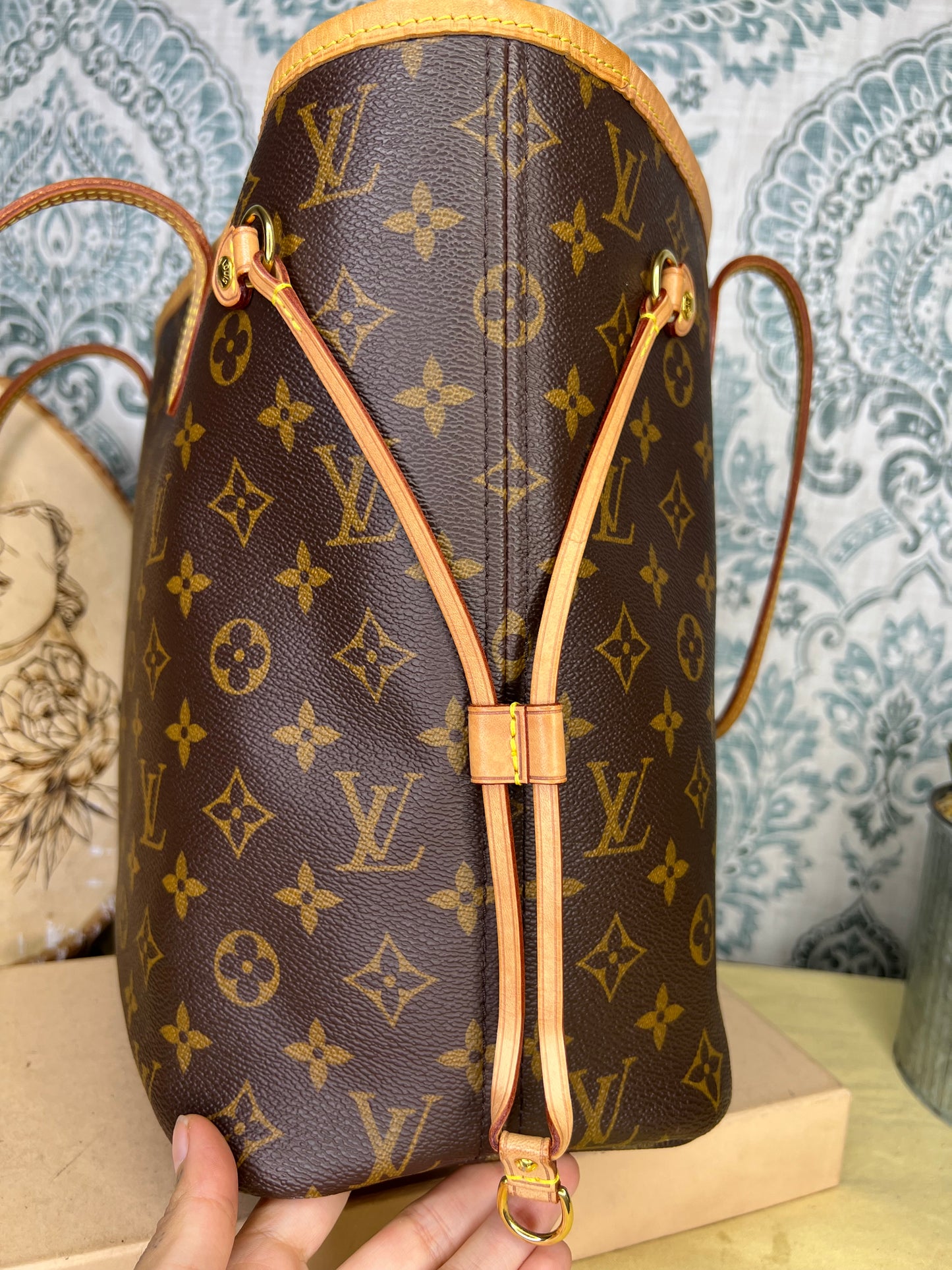 Neverfull MM Cherry Red
