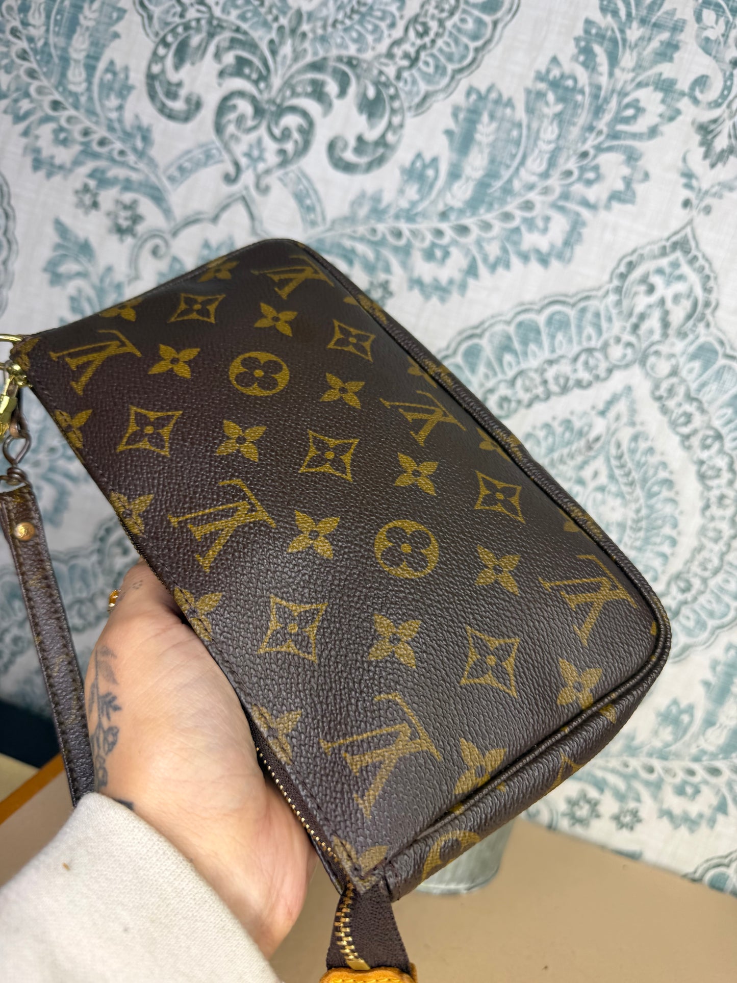 Louis Vuitton Pochette Accessories with Monogram Strap