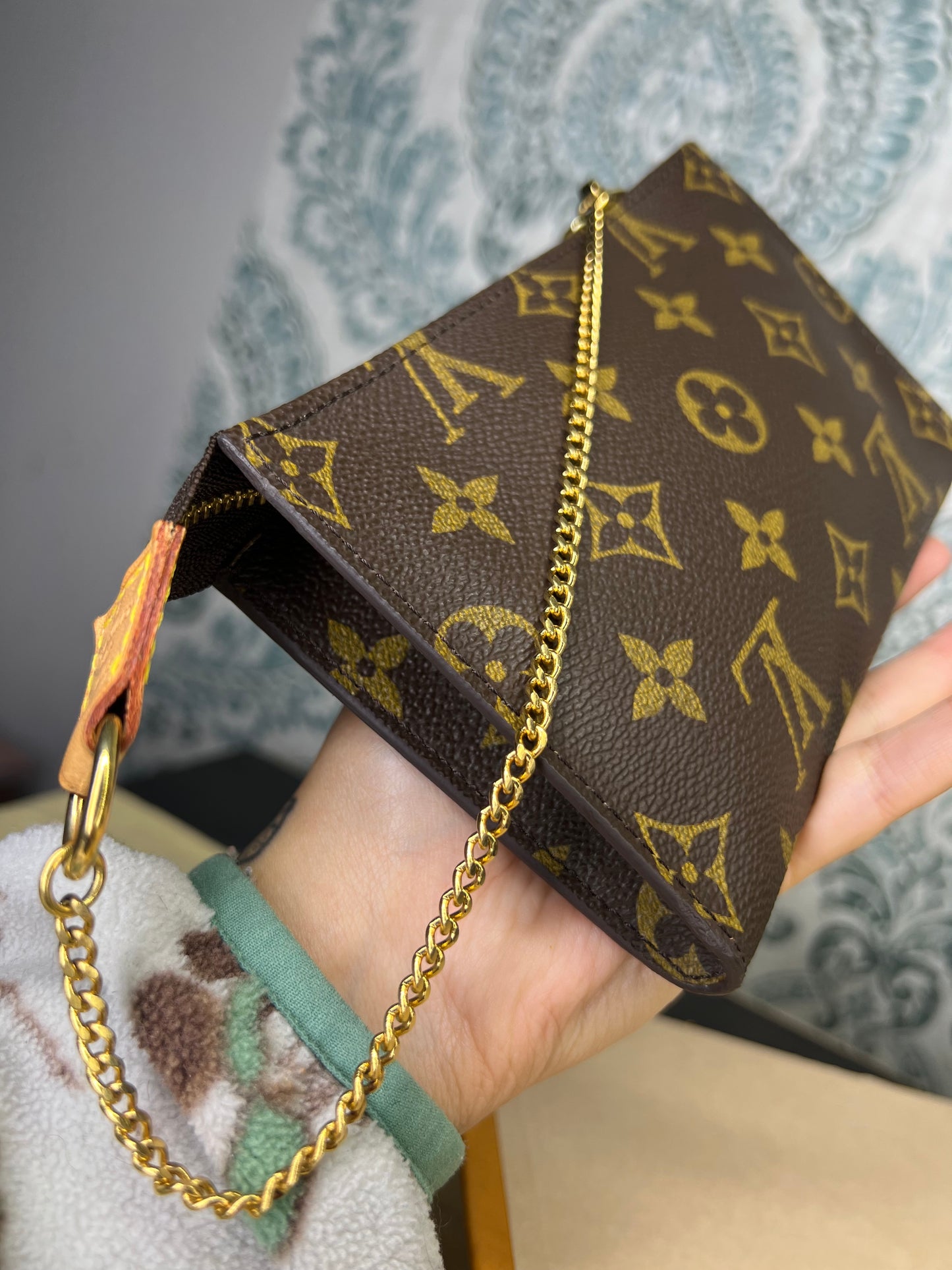 Louis Vuitton Bucket PM Pouch
