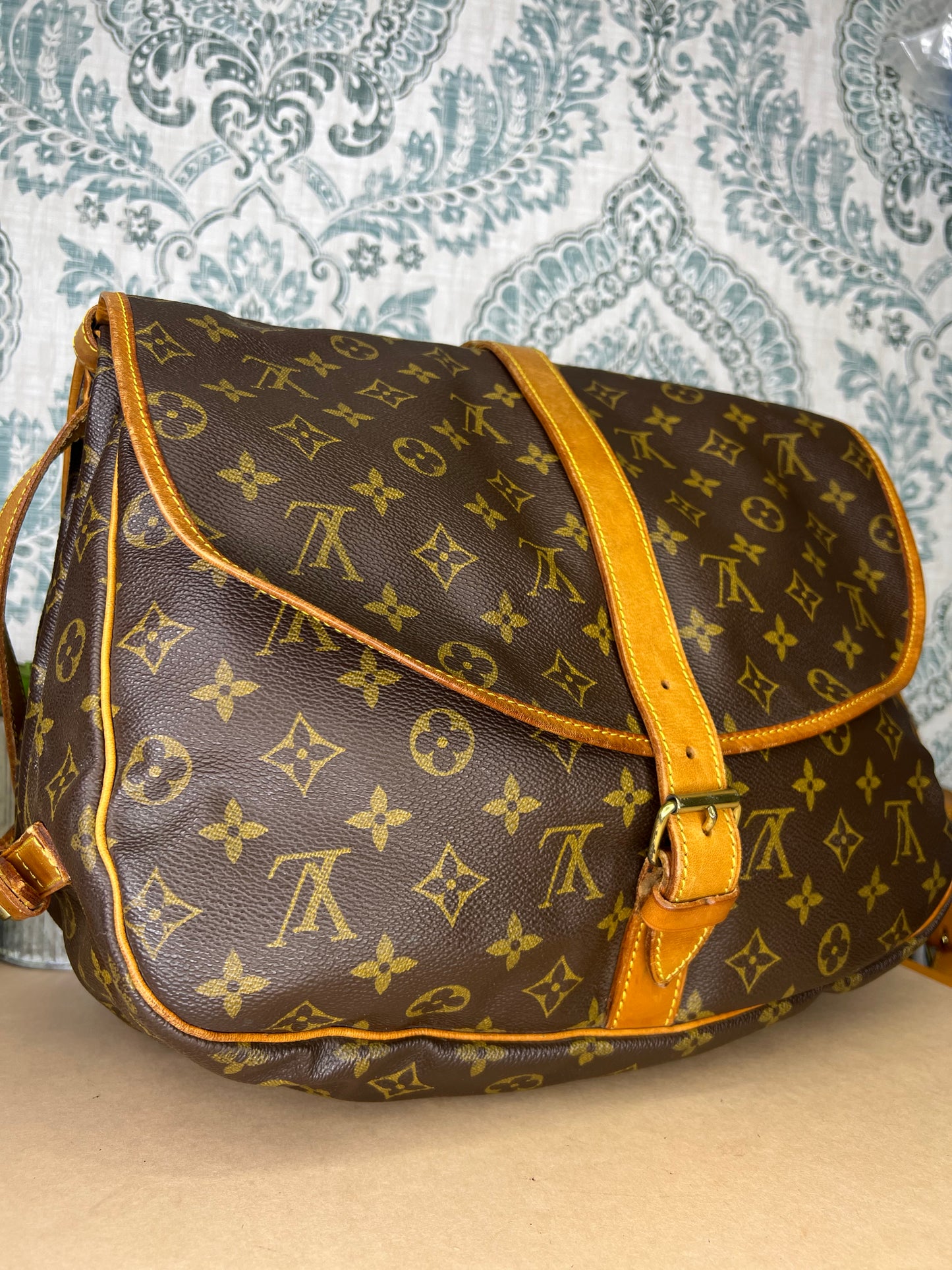 Louis Vuitton Saumur 35