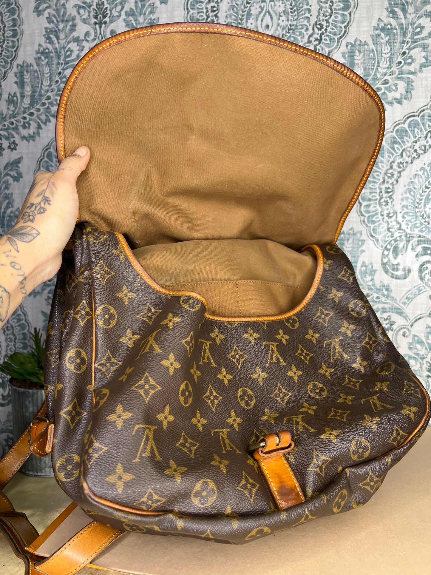 Louis Vuitton Saumur 35