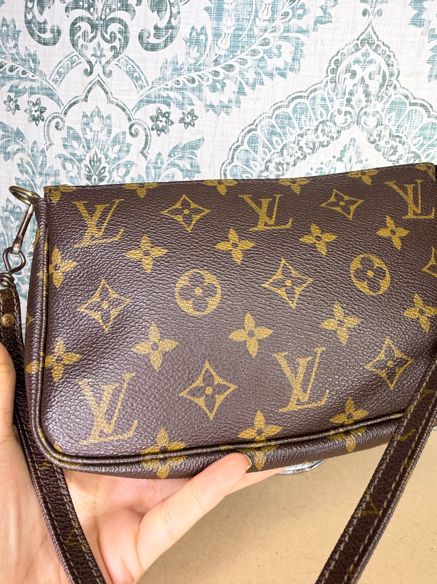 Louis Vuitton Pochette Accessories with Monogram Strap