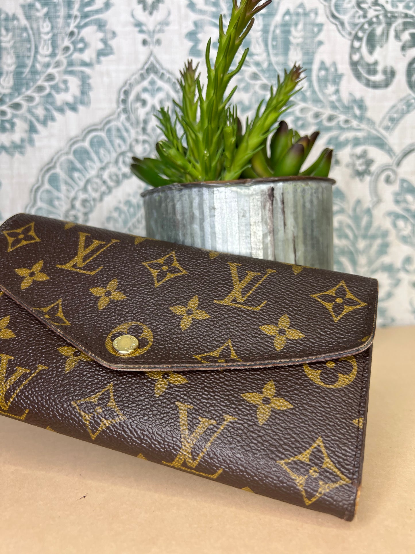 Louis Vuitton Monogram Sarah Wallet NM