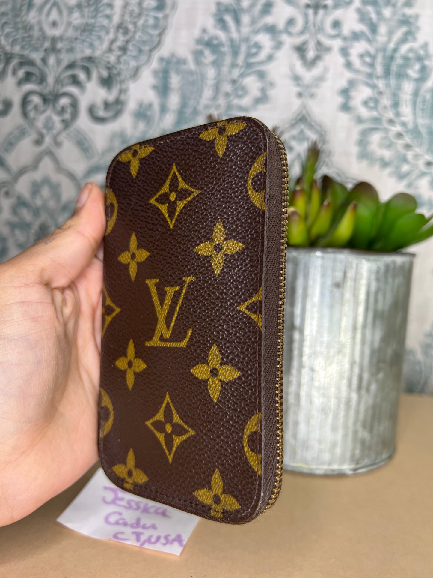 Louis Vuitton Zip Around Multicles 6 Key Holder