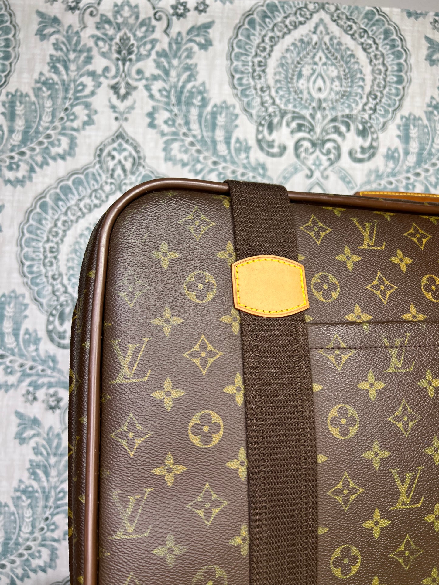 Satellite 53 Suit Case