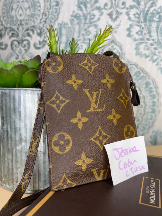 Louis Vuitton Pochette Secret