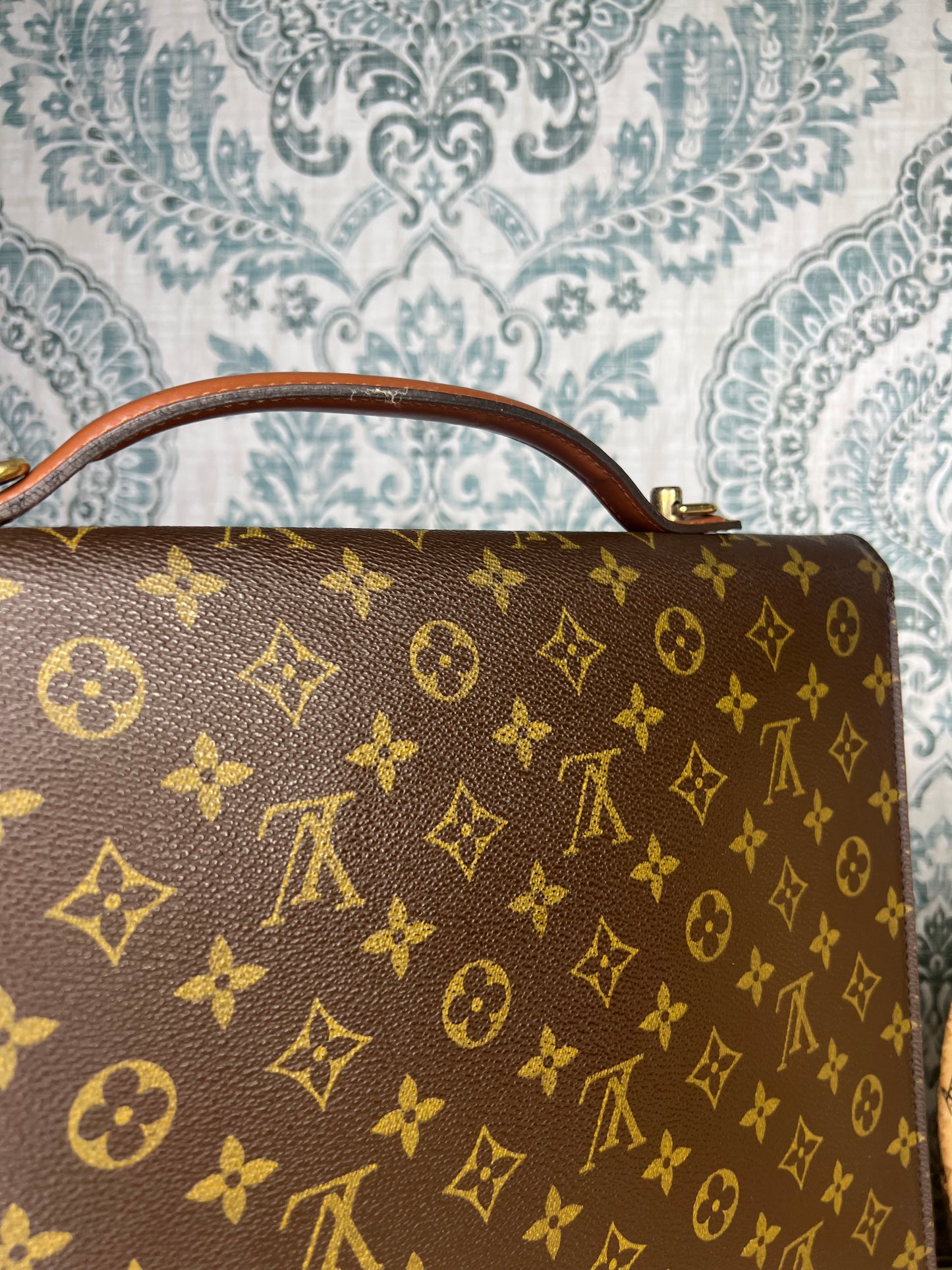 Louis Vuitton Porte Documents Bandouliere