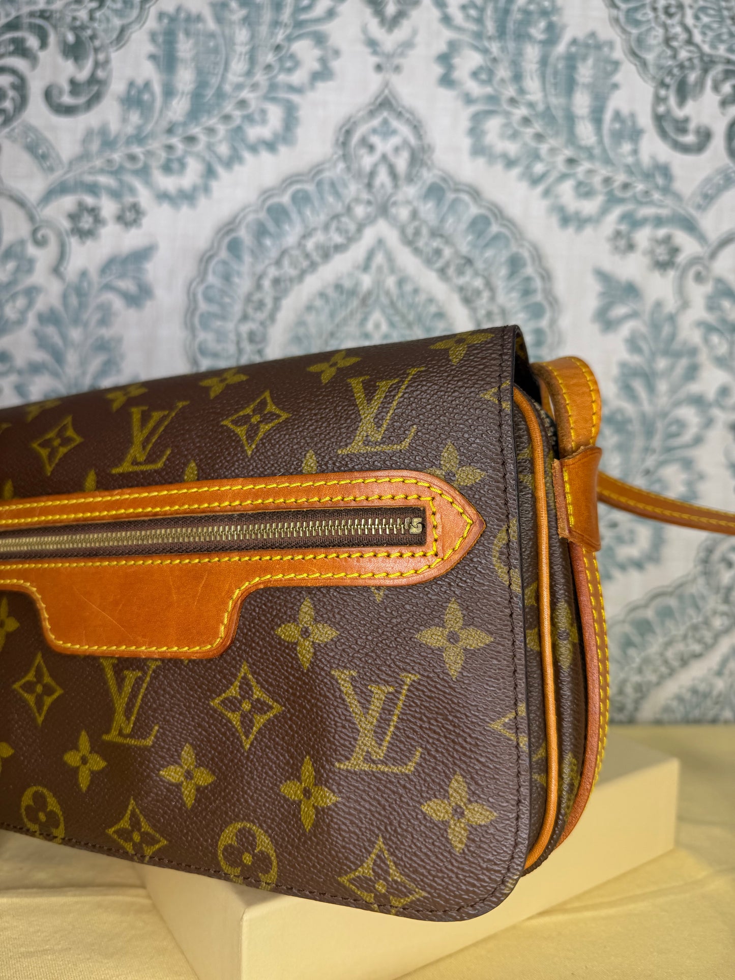 Louis Vuitton Saint Germain 24