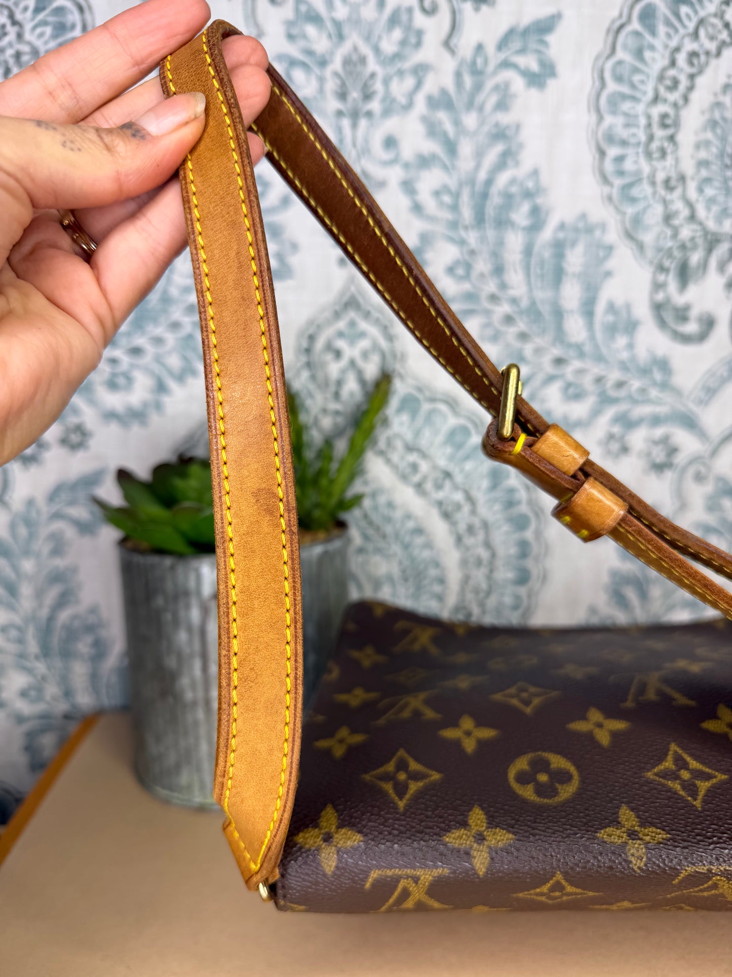 Louis Vuitton Musette Tango (short strap version)