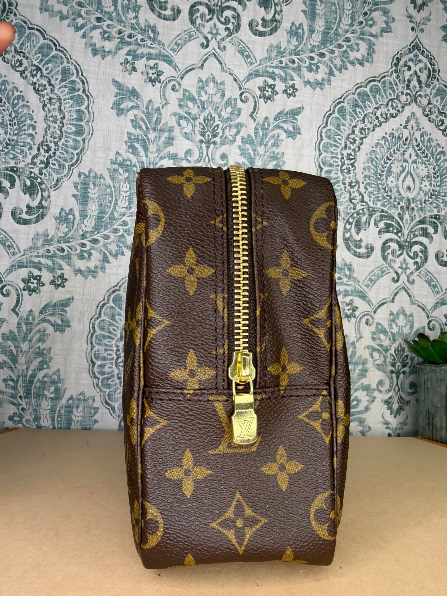 Louis Vuitton Trousse 28