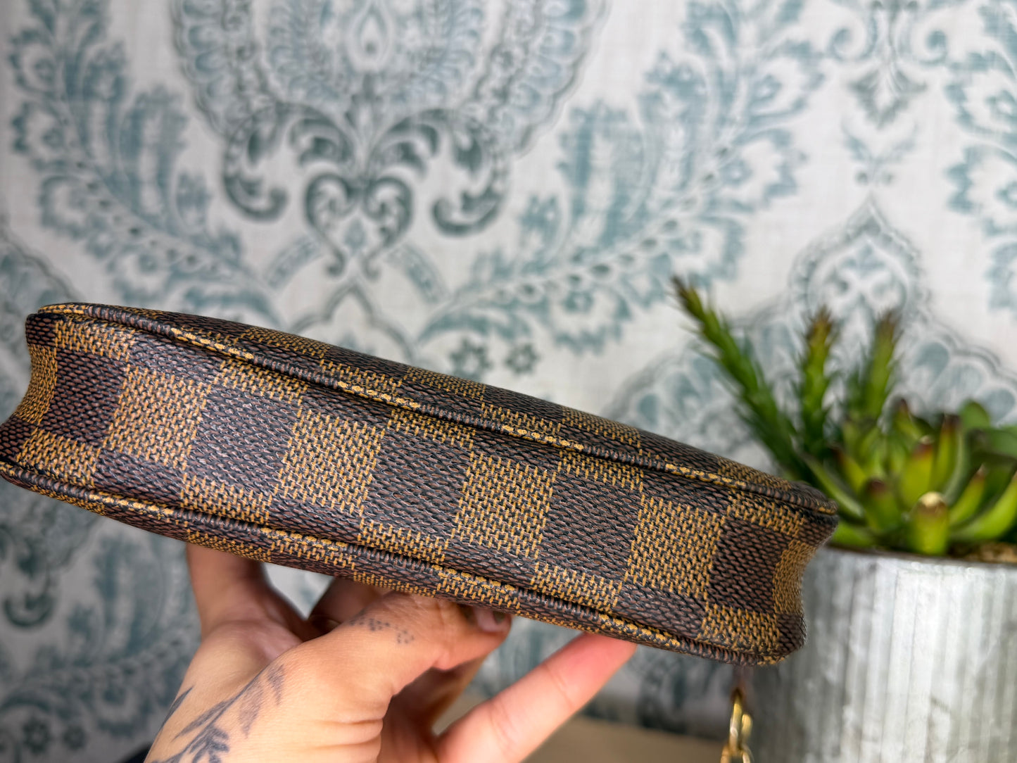 Louis Vuitton Damier Ebene Bucket Pochette