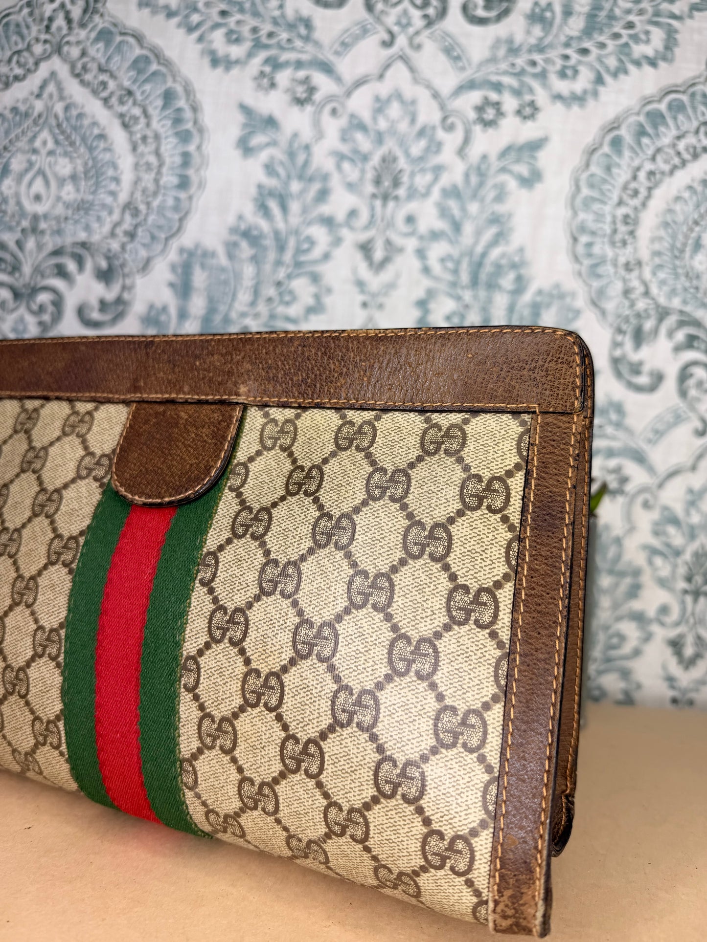 Gucci Supreme Sherry Line Clutch (Accessory Collection)