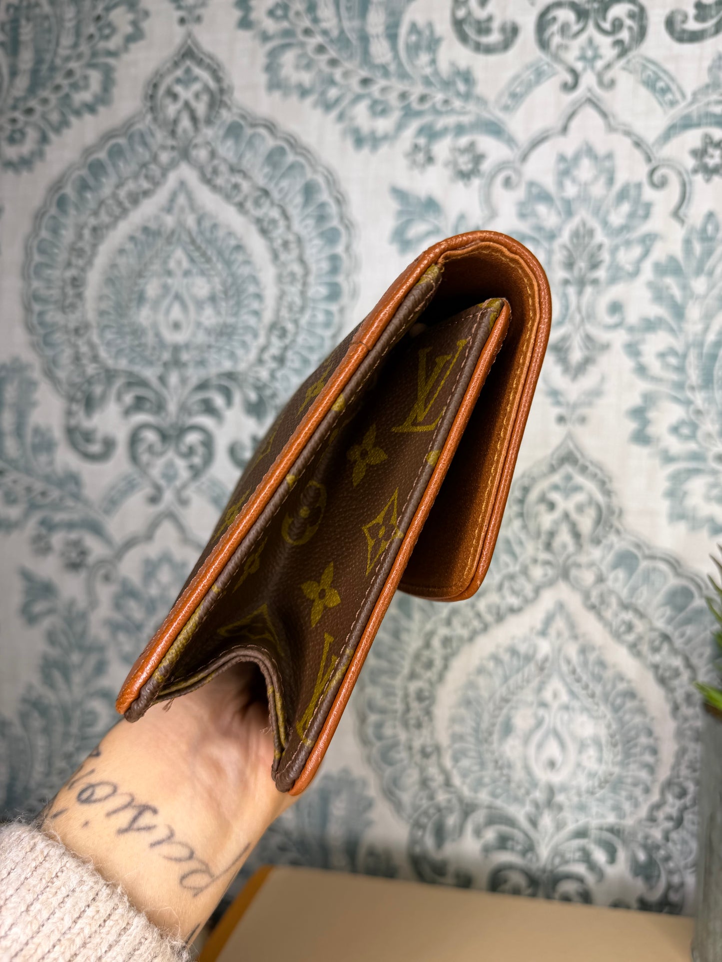 Louis Vuitton Pochette Dame PM Clutch