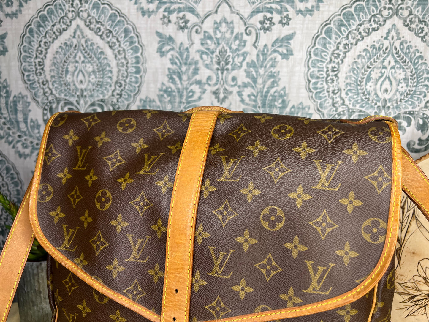 Louis Vuitton Saumur 35