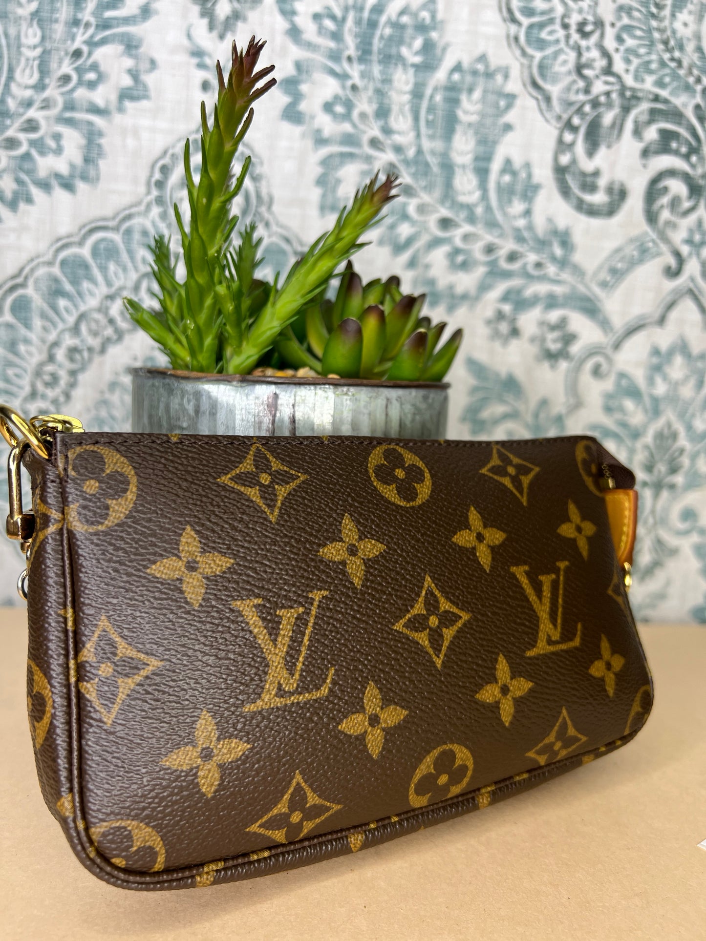 Louis Vuitton Monogram Bucket Pochette
