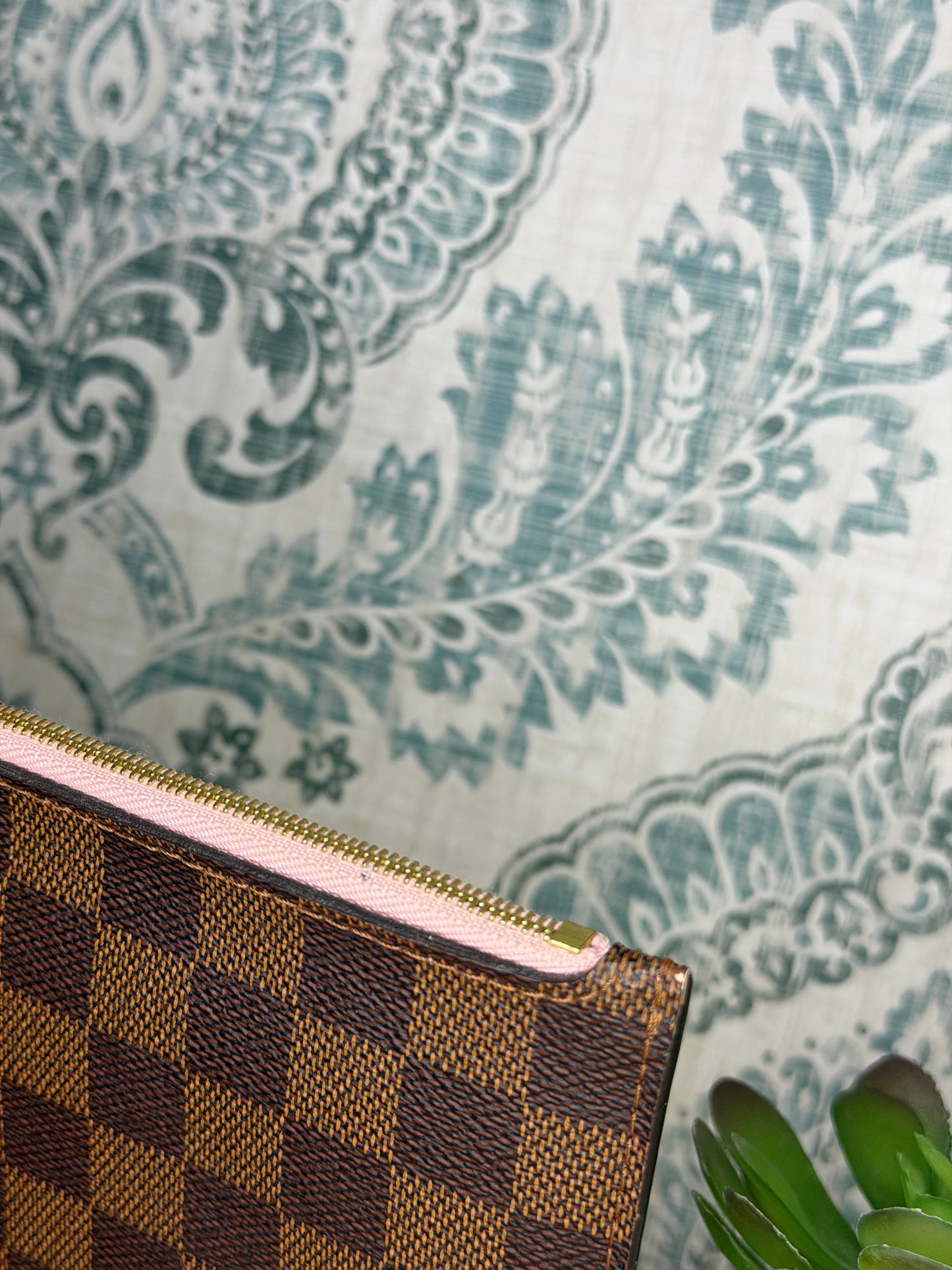 Louis Vuitton Neverfull Pouch Damier Ebene