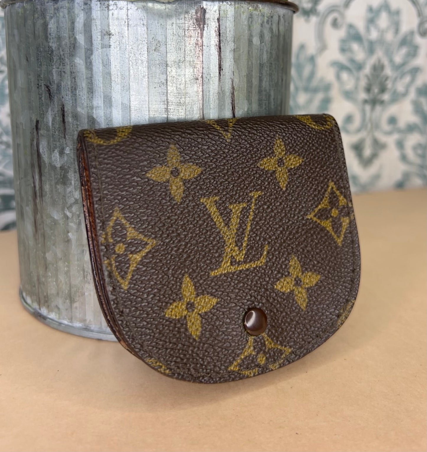 Louis Vuitton Porte Monnaie Gousset Coin / Card Case