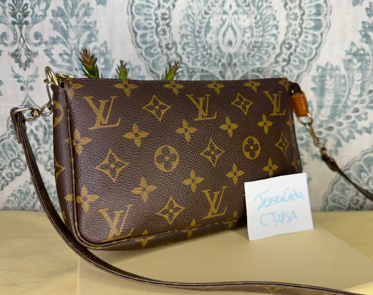 Louis Vuitton Pochette Accessories with Monogram Strap