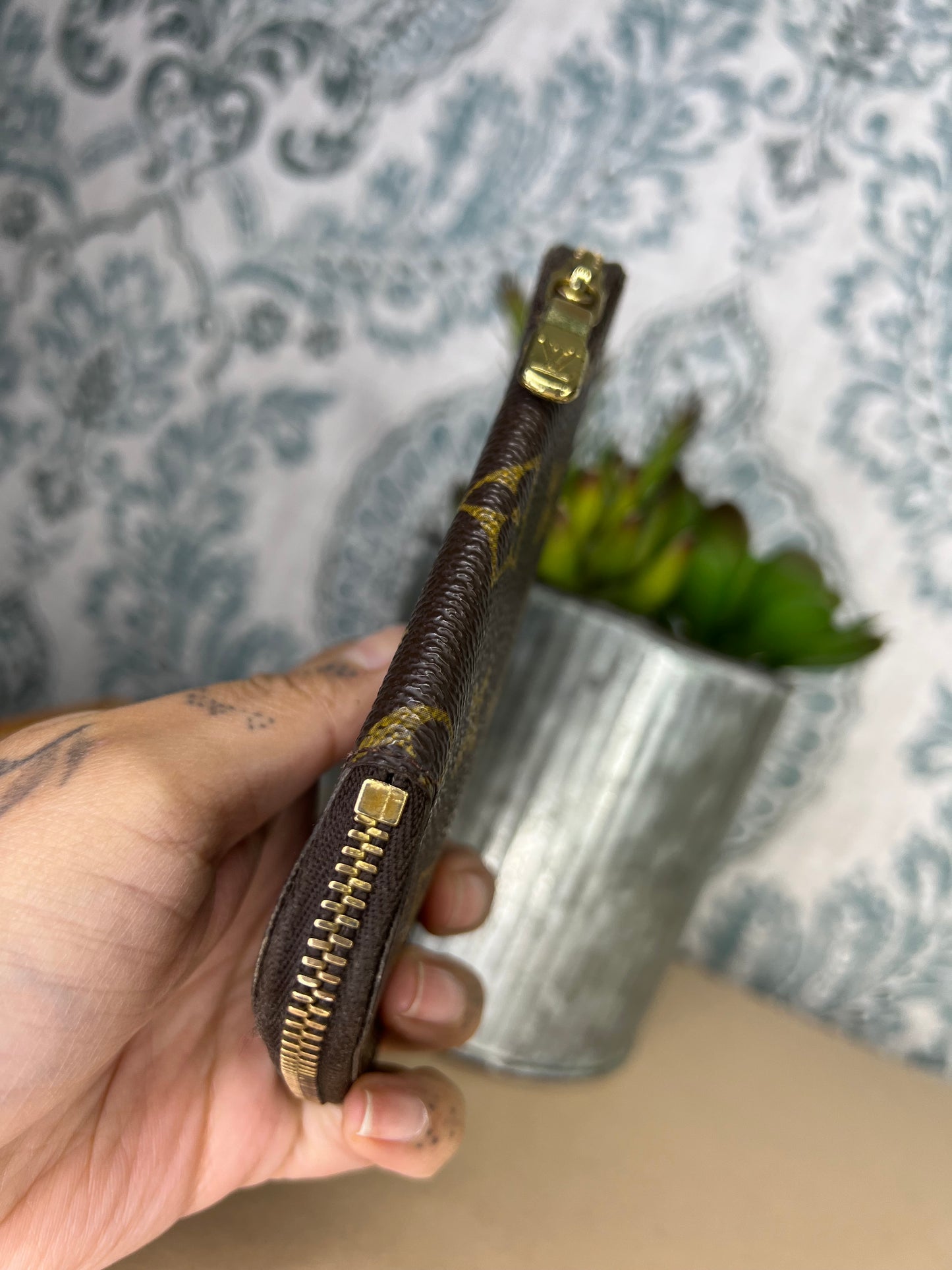 Louis Vuitton Zip Around Multicles 6 Key Holder