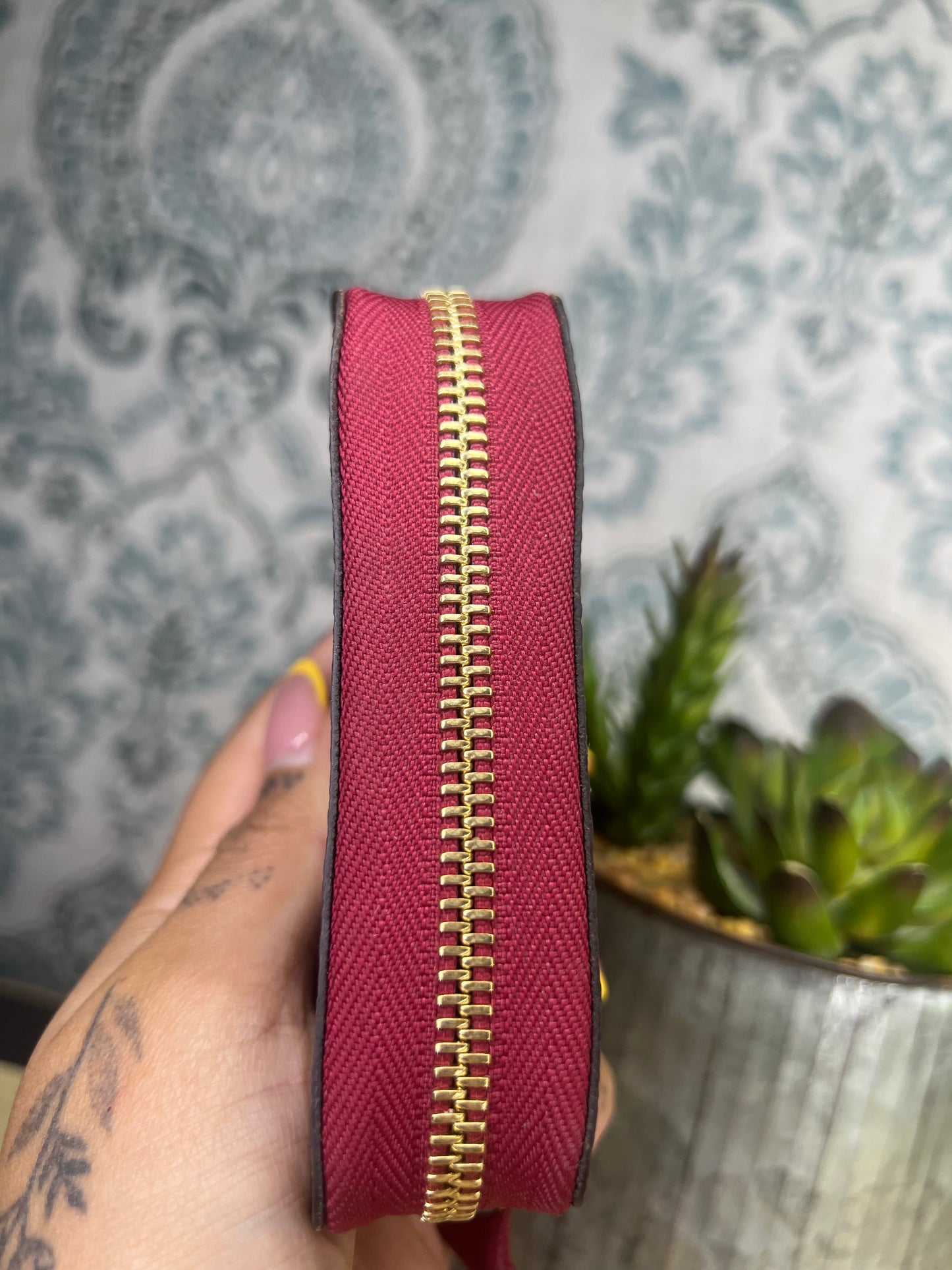 Louis Vuitton Zippy Multicartes Fuschia