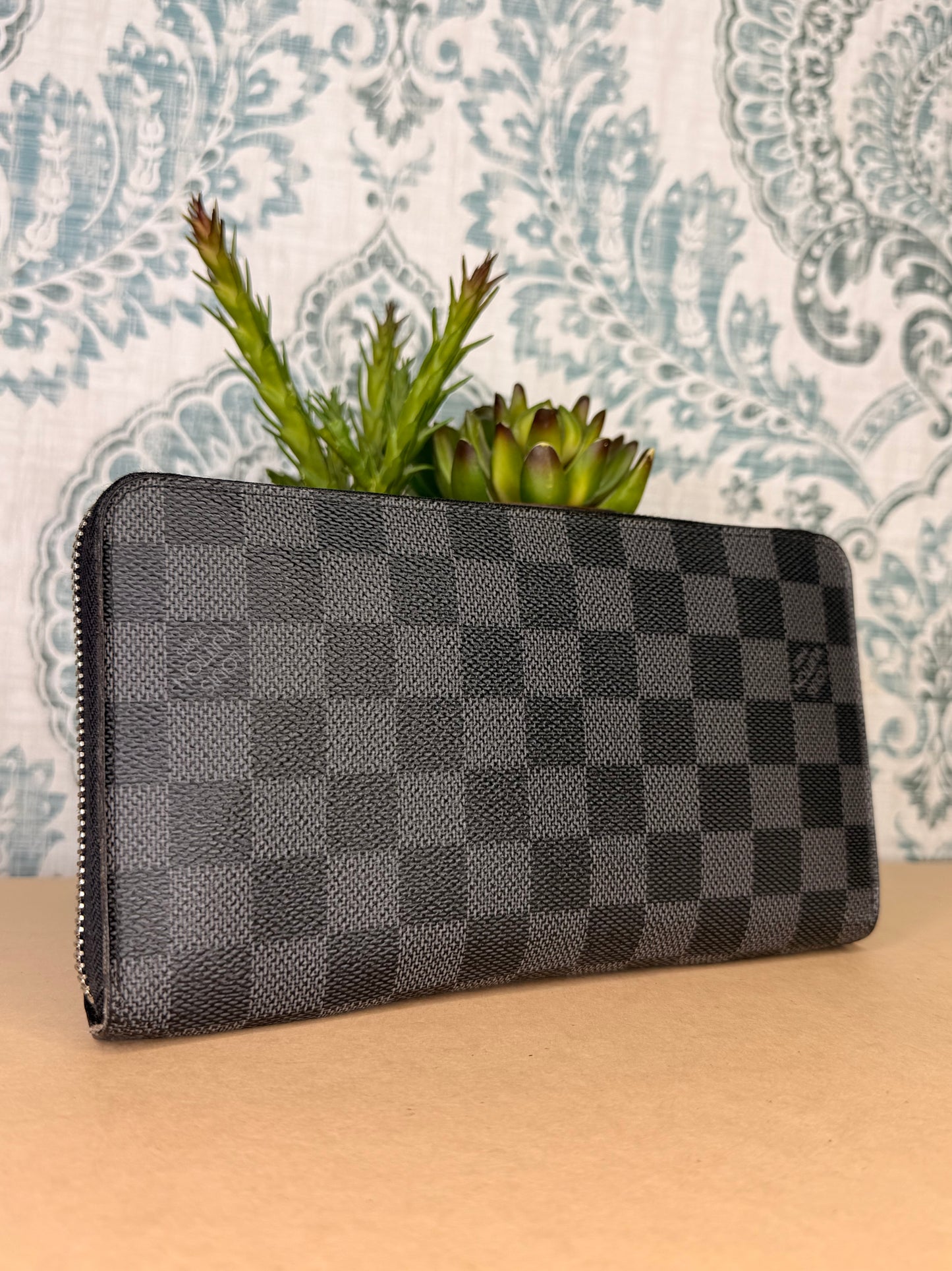 Louis Vuitton Damier Graphite Zippy Organizer