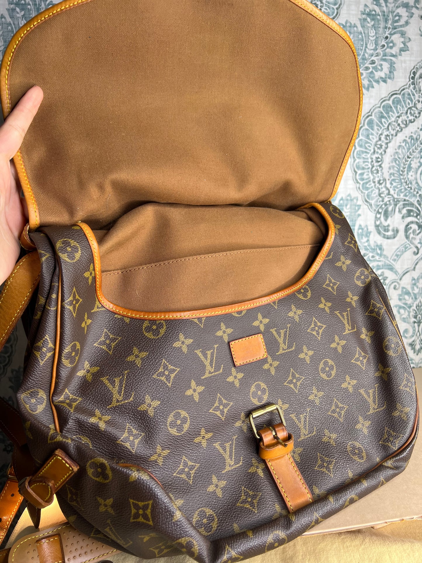 Louis Vuitton Saumur 35