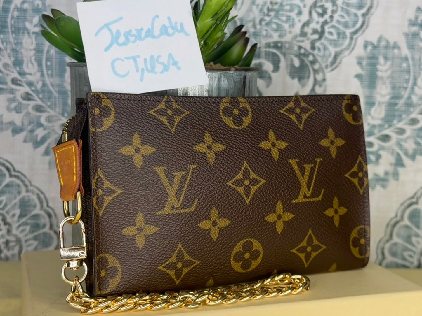 Louis Vuitton Bucket PM Pochette