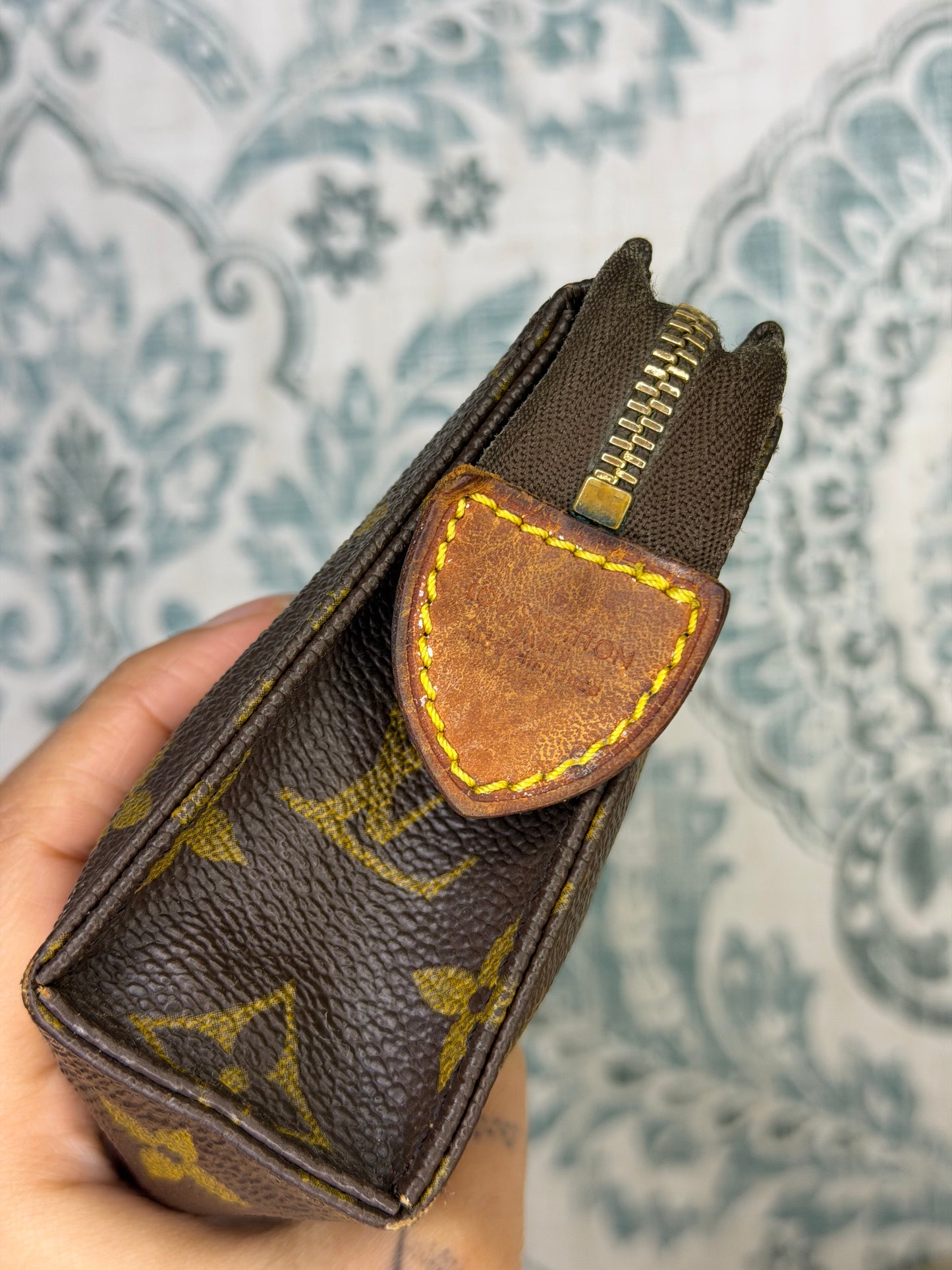 Louis Vuitton Toiletry 15