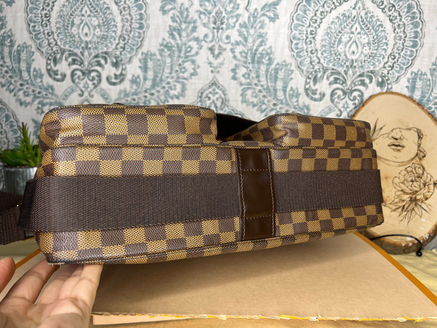 Louis Vuitton Broadway Messenger