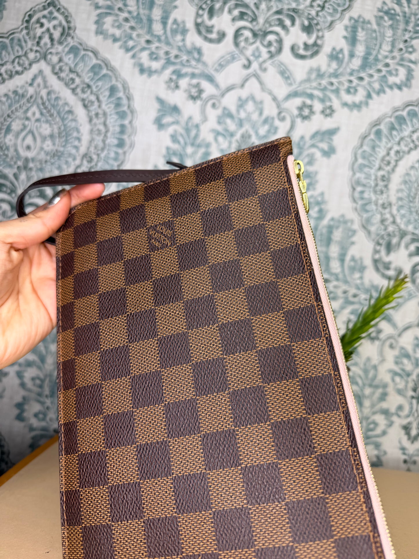 Louis Vuitton Neverfull Pouch Damier Ebene