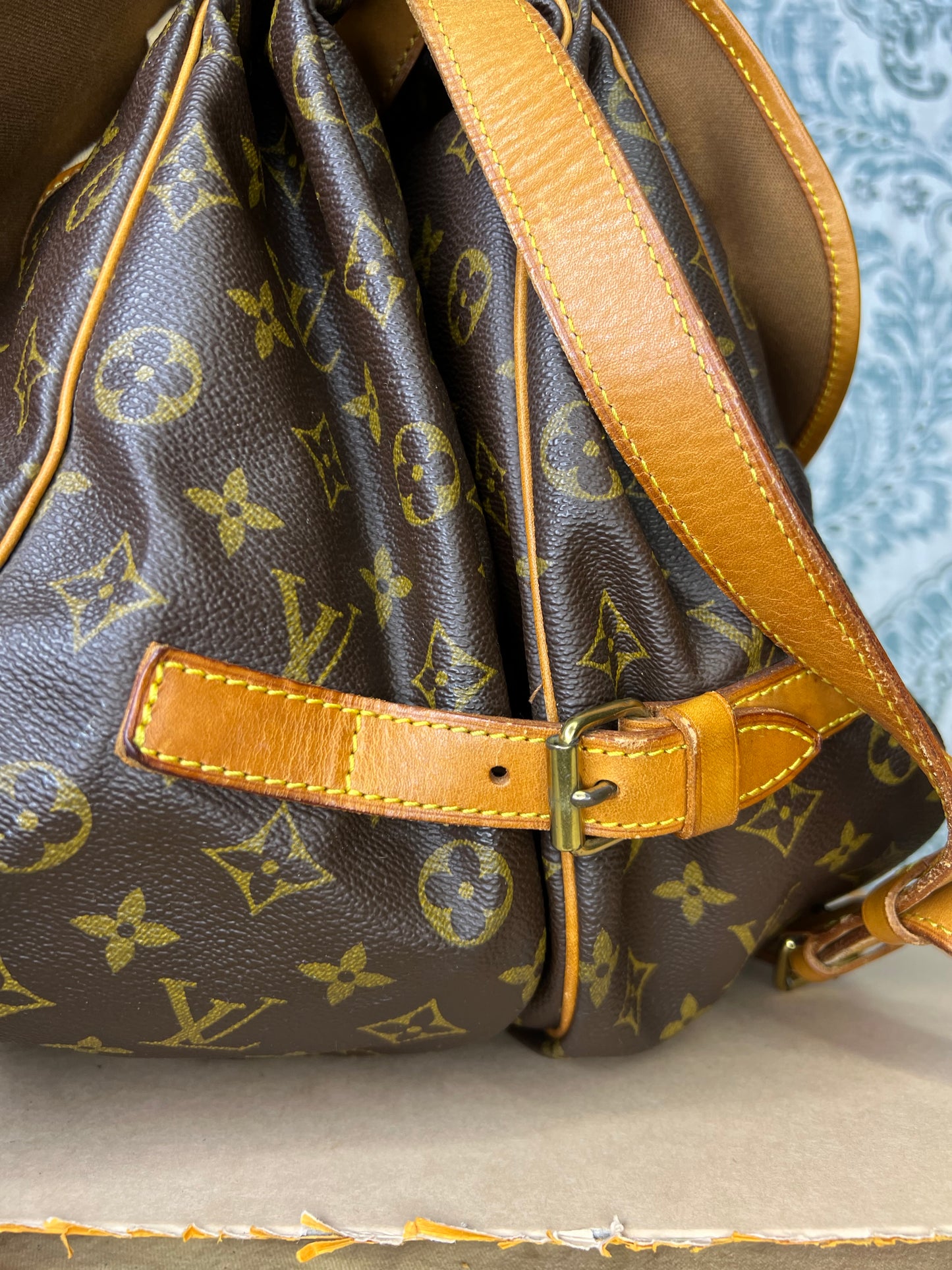 Louis Vuitton Saumur 35