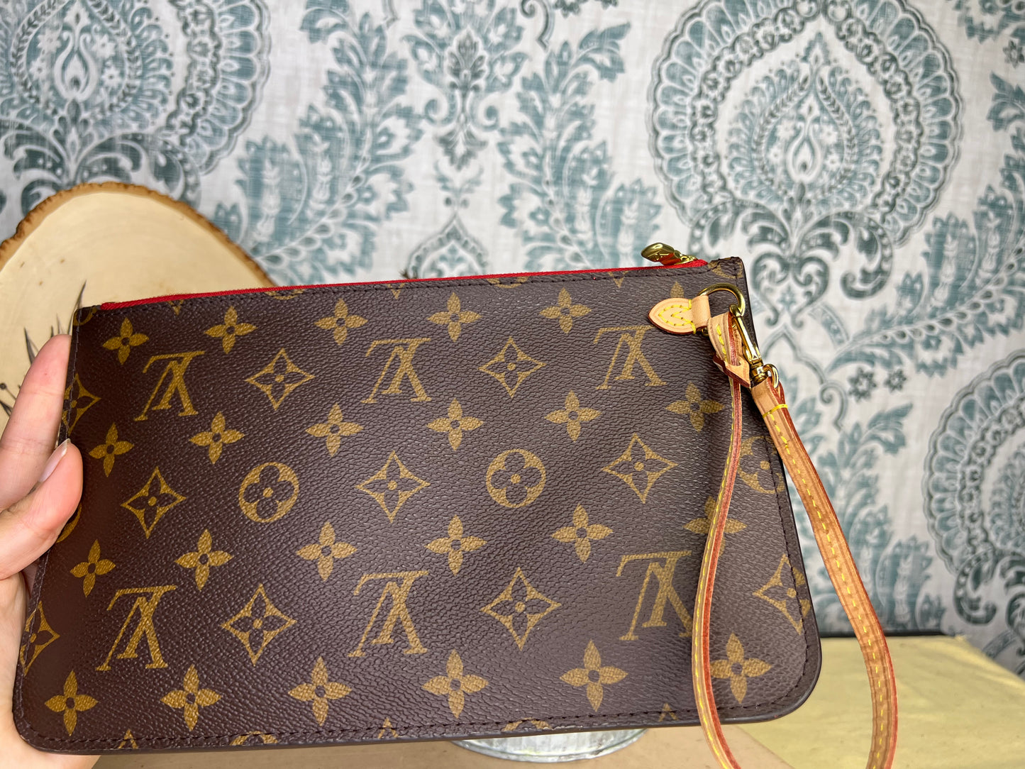 Neverfull Pouch Cherry Red