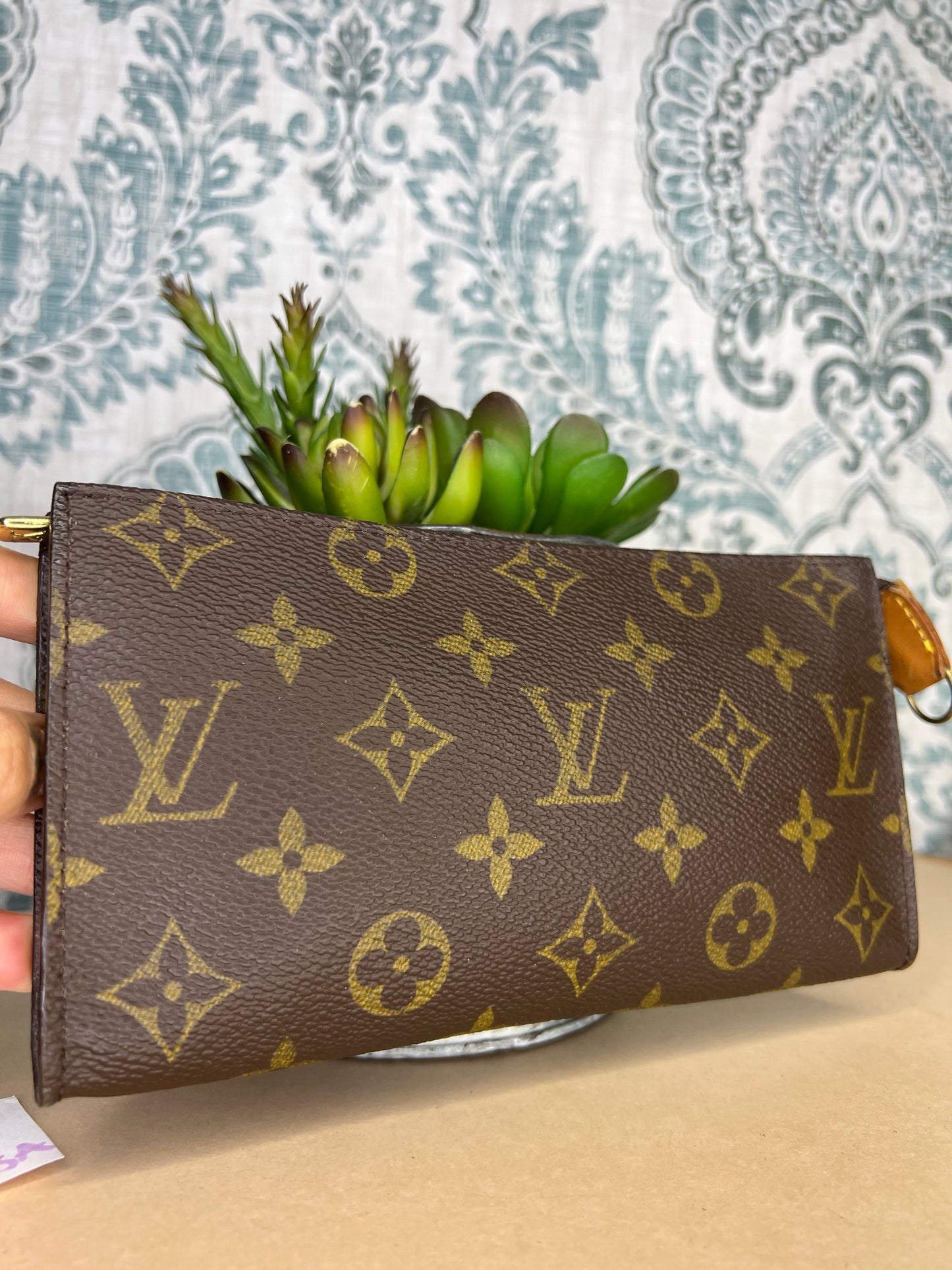 Louis Vuitton Bucket Pouch GM