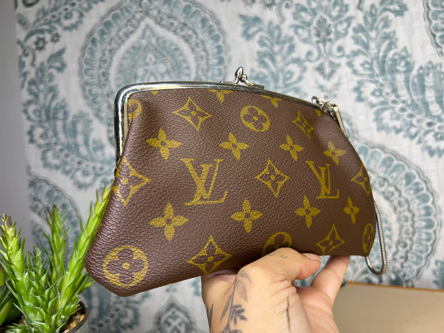 Louis Vuitton French Company Kisslock Pouch