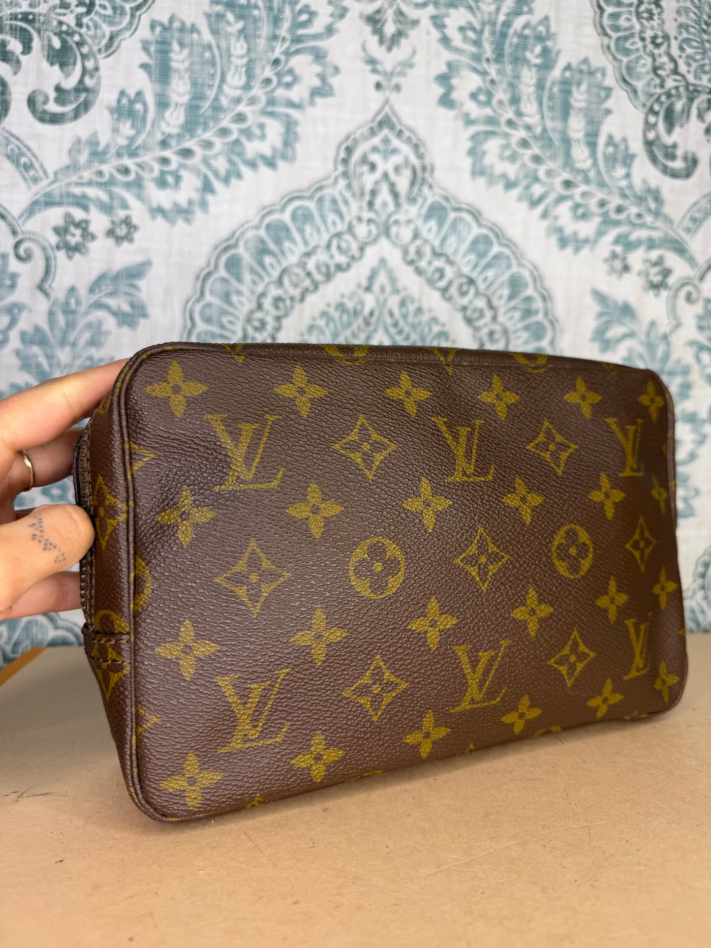 Louis Vuitton Trousse 23