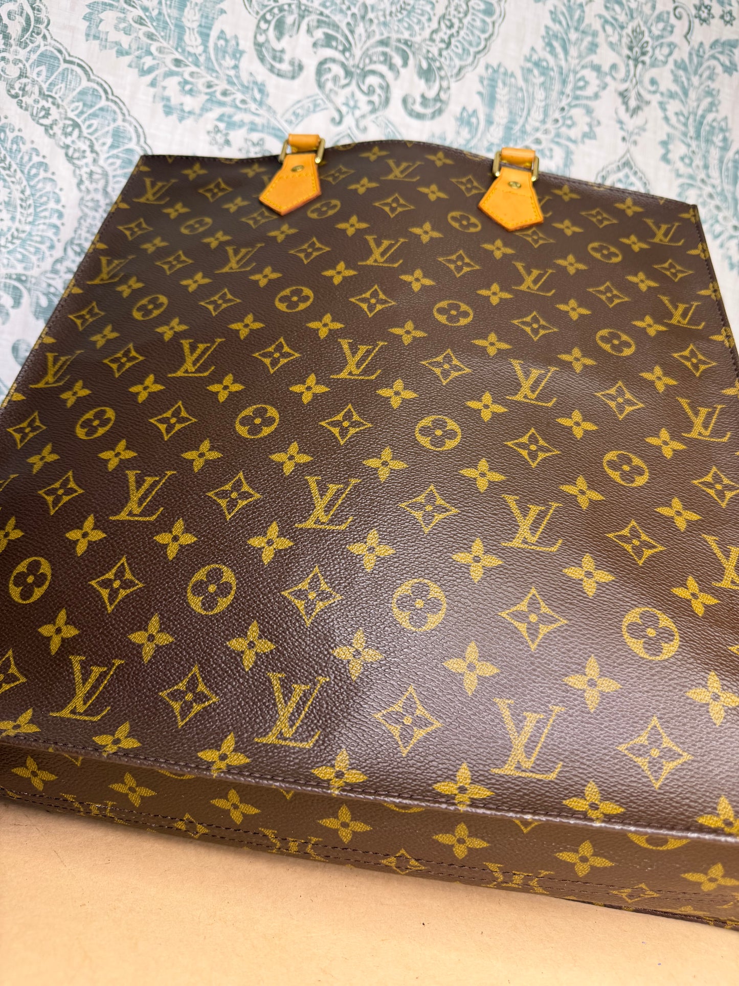 Louis Vuitton Sac Plat