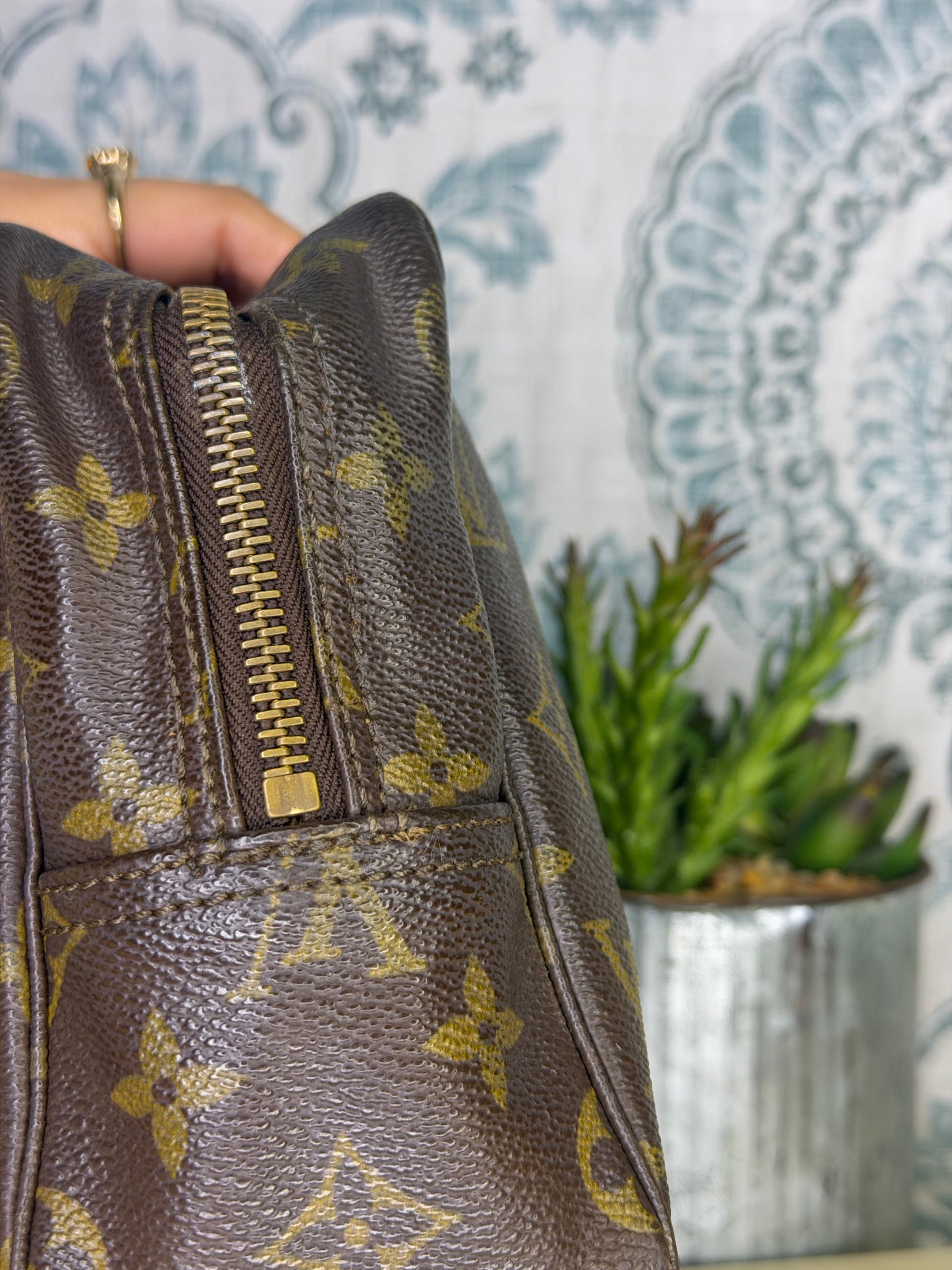 Louis Vuitton Trousse 28