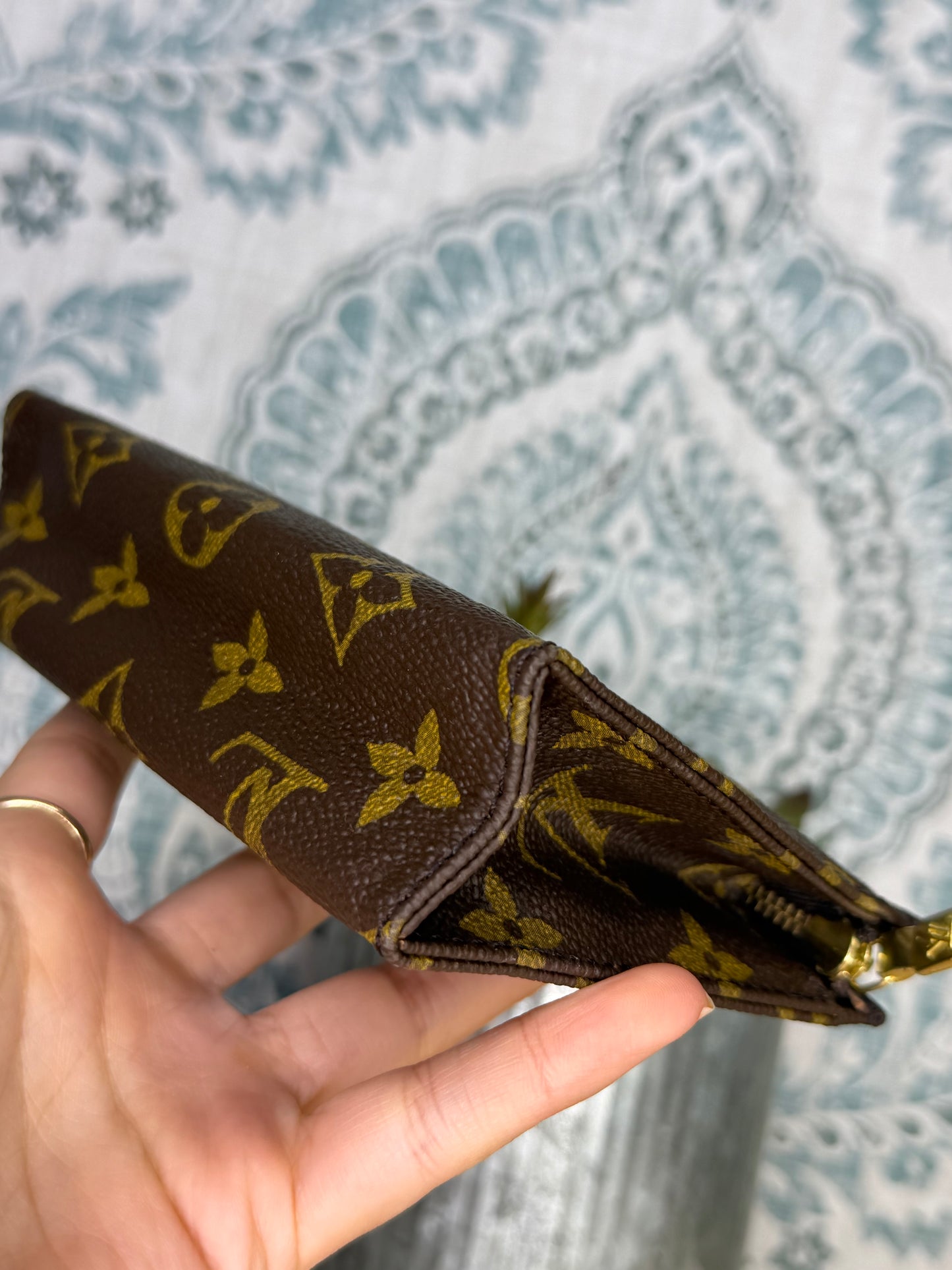 Louis Vuitton Toiletry 15