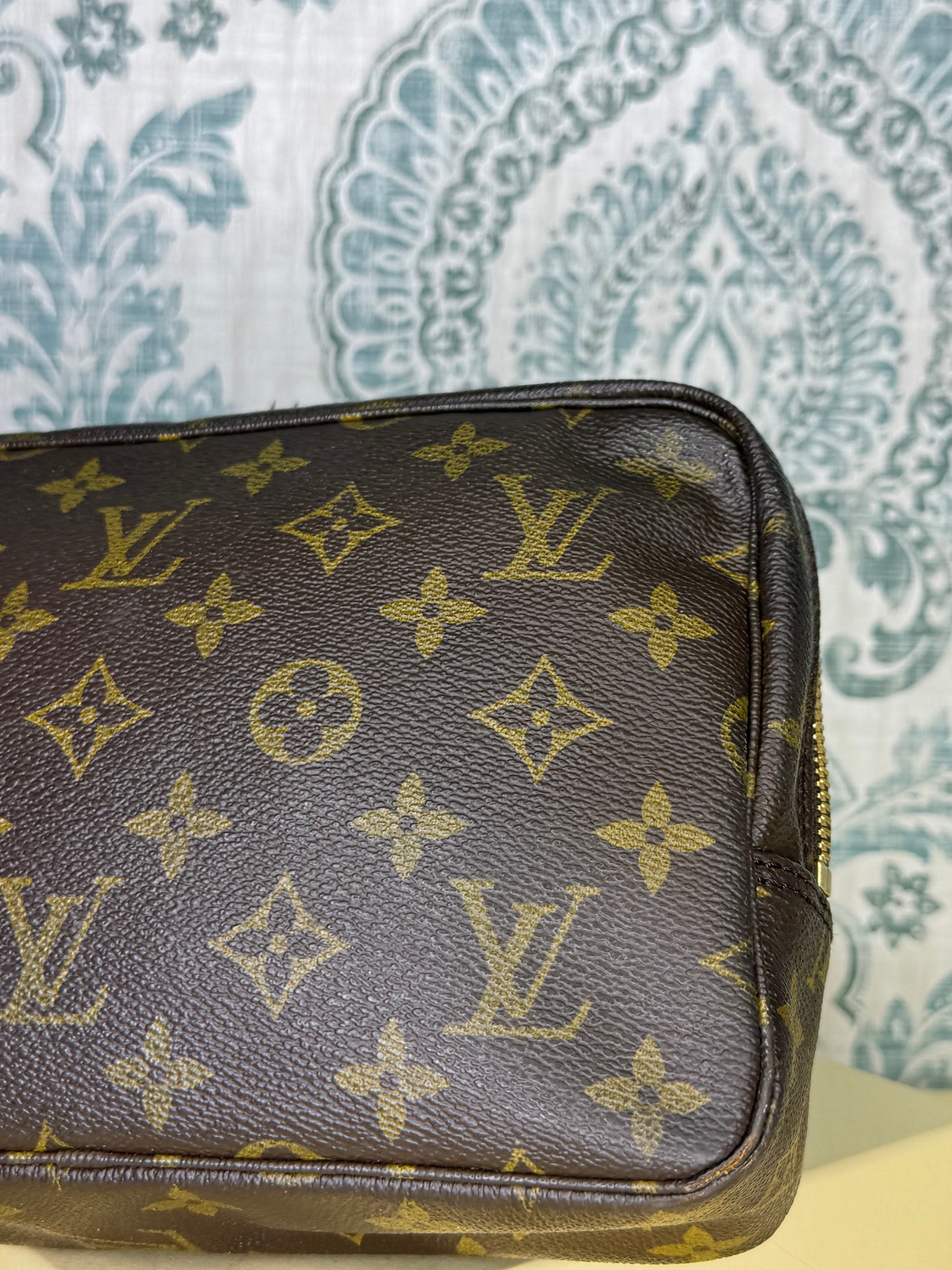 Louis Vuitton Trousse 23